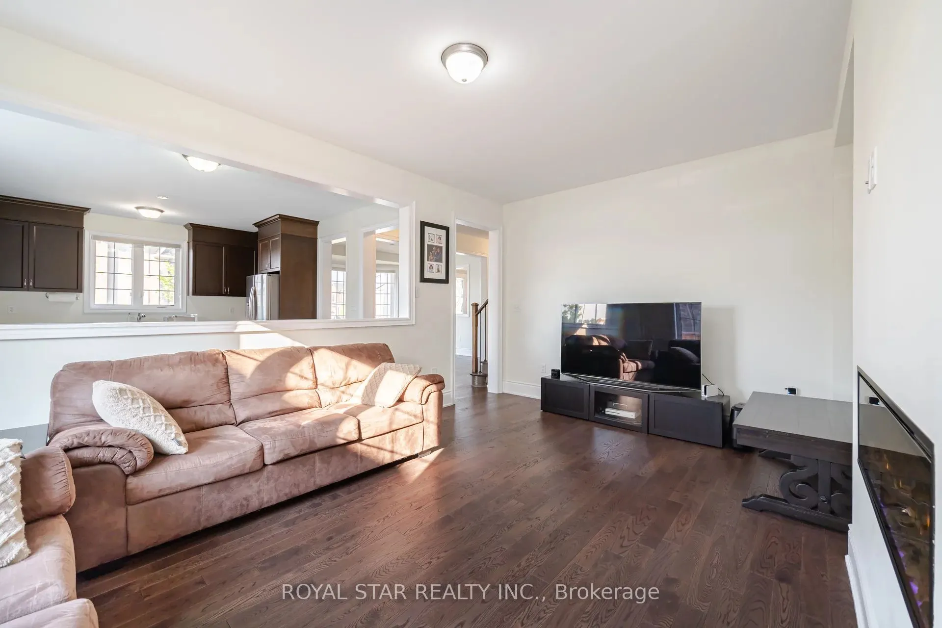 1 Bushwood Trail, #Upper