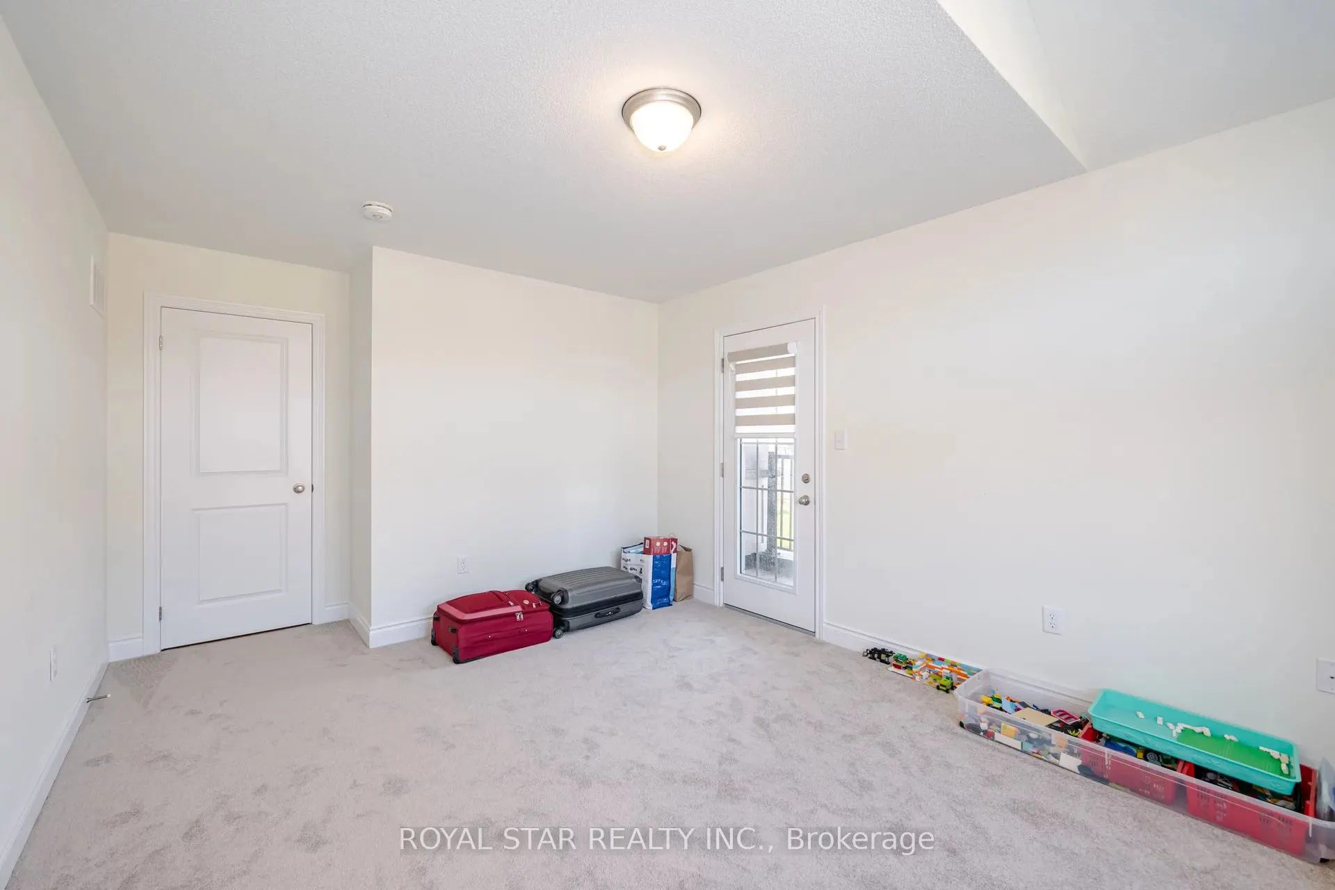 1 Bushwood Trail, #Upper