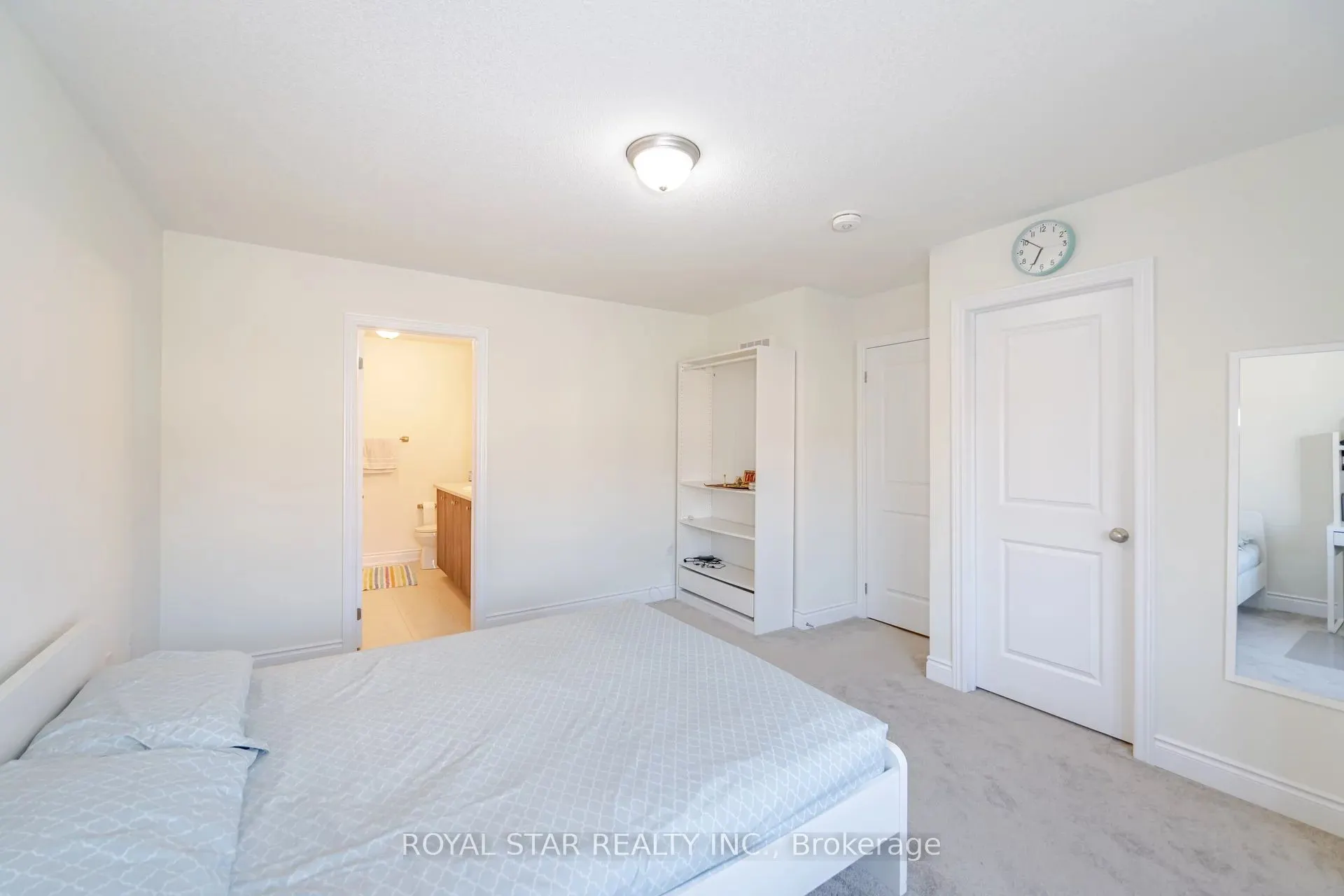 1 Bushwood Trail, #Upper