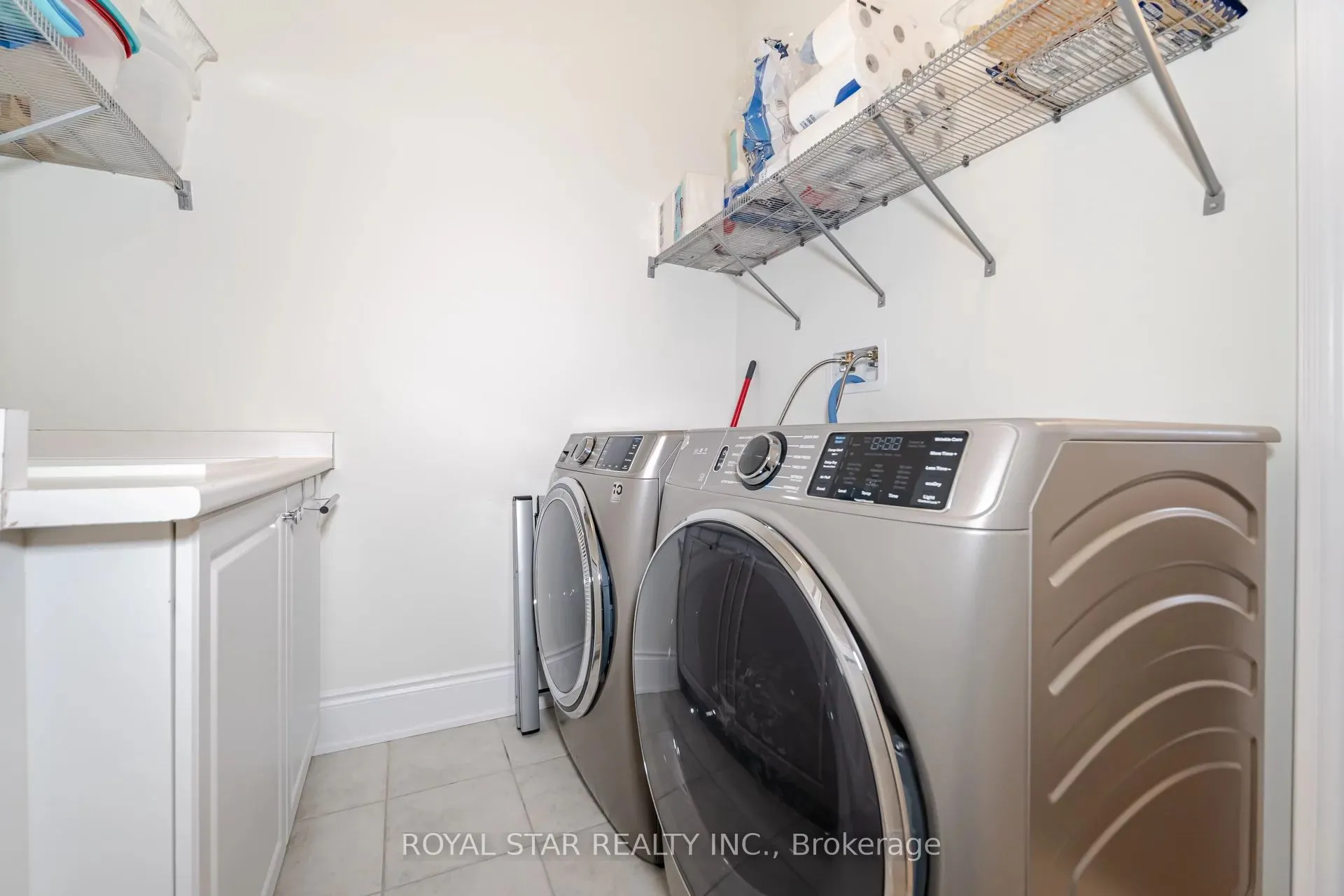 1 Bushwood Trail, #Upper