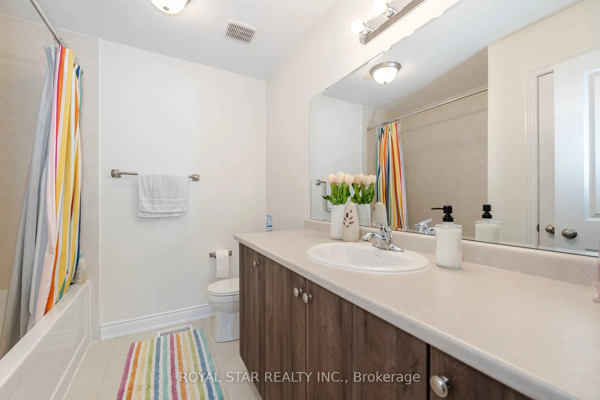 1 Bushwood Trail, #Upper