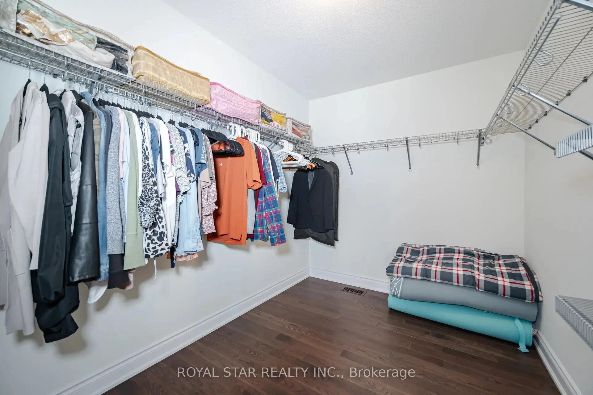 1 Bushwood Trail, #Upper