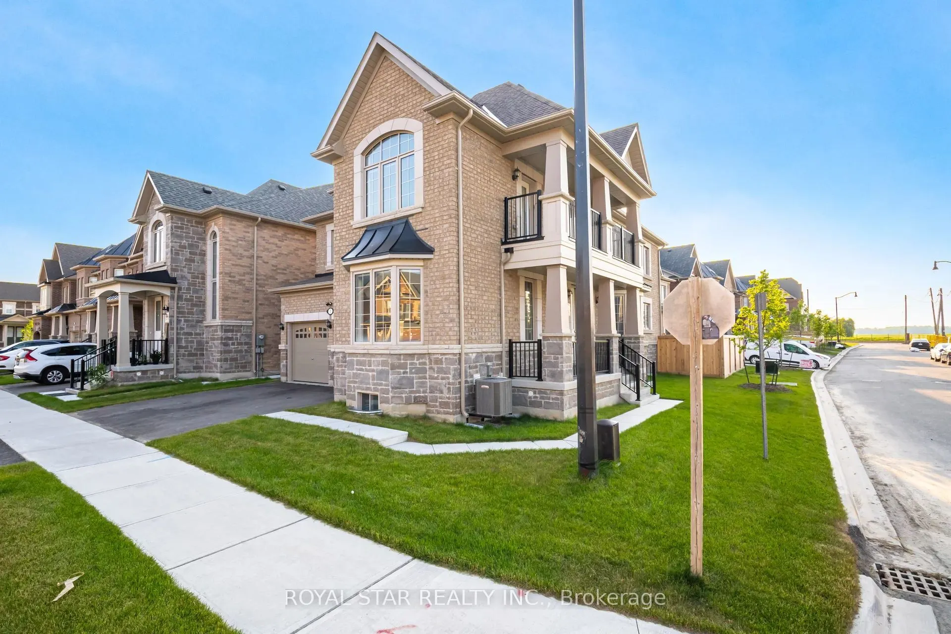 1 Bushwood Trail, #Upper