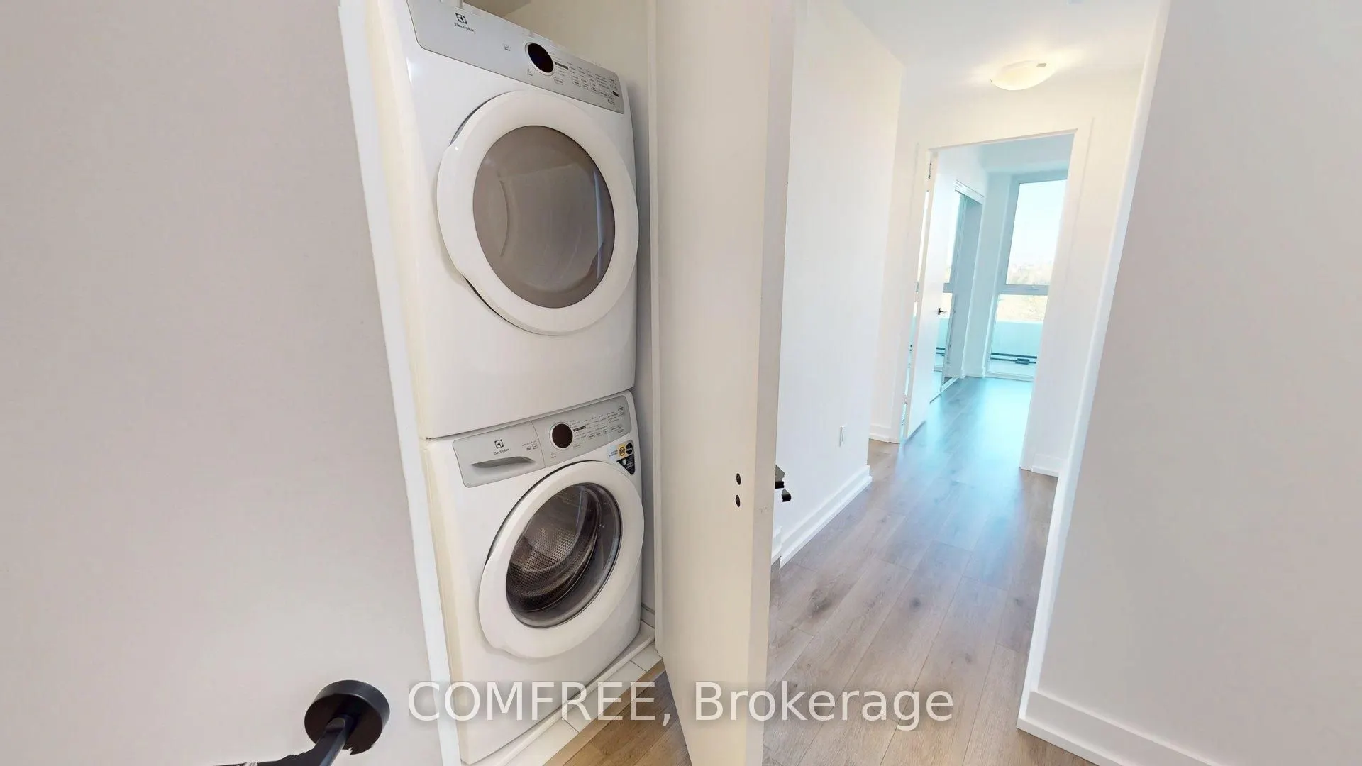 60 George Butchart Drive, #621