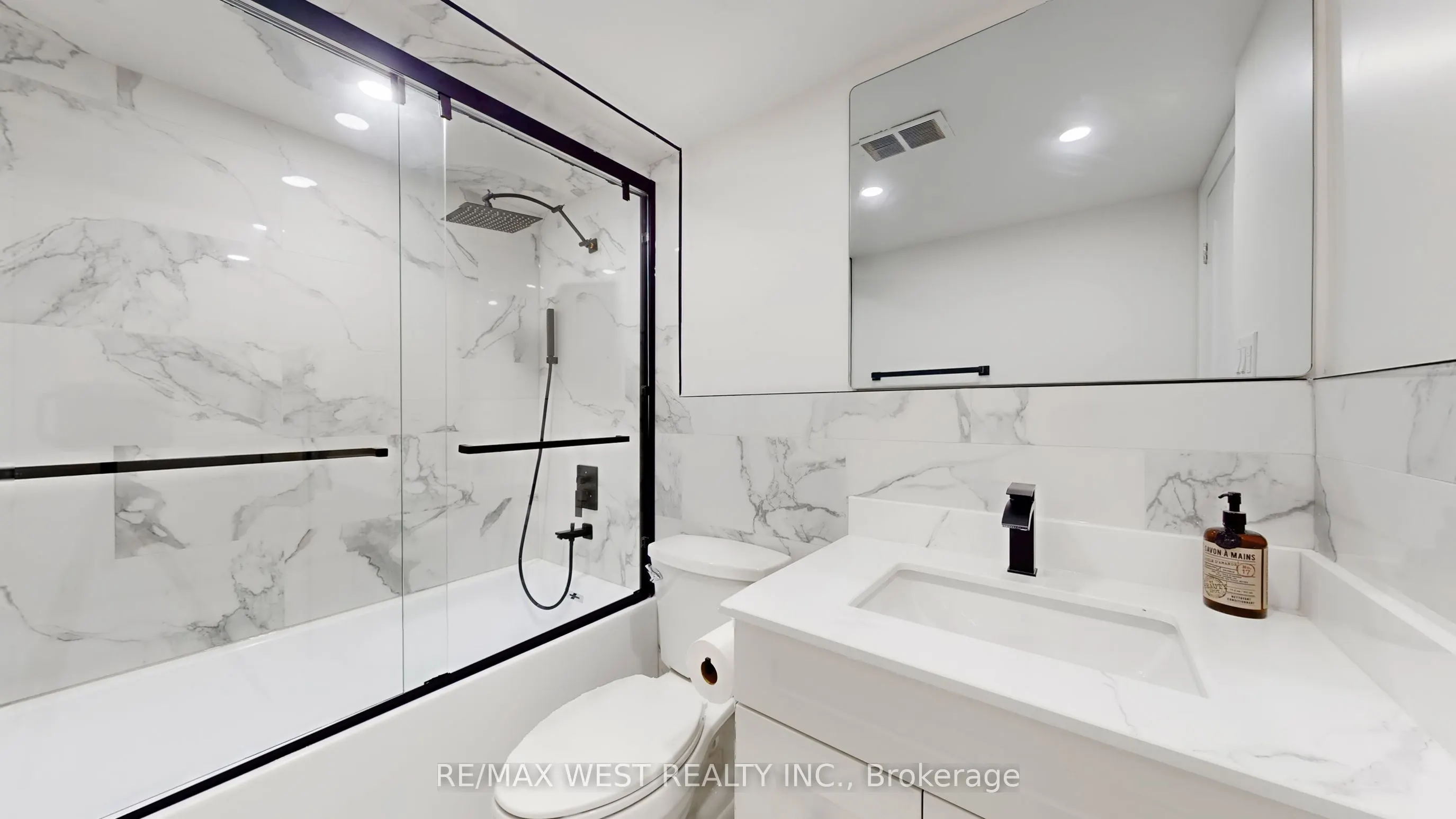 1535 Lakeshore Road E, #404