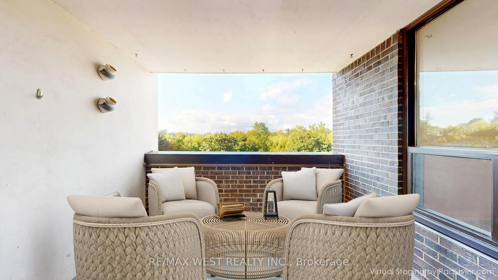 1535 Lakeshore Road E, #404