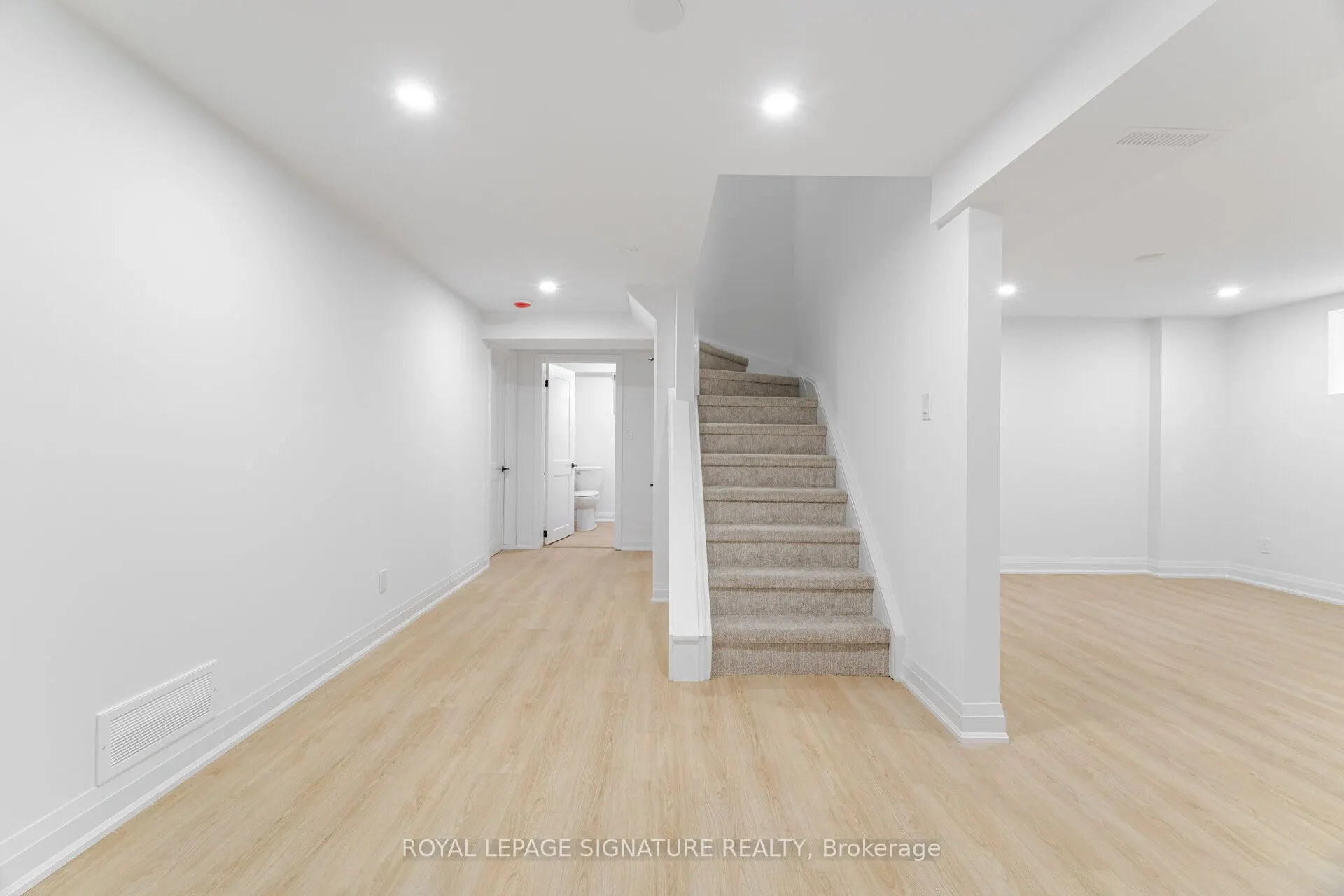 2392 Arnold Crescent