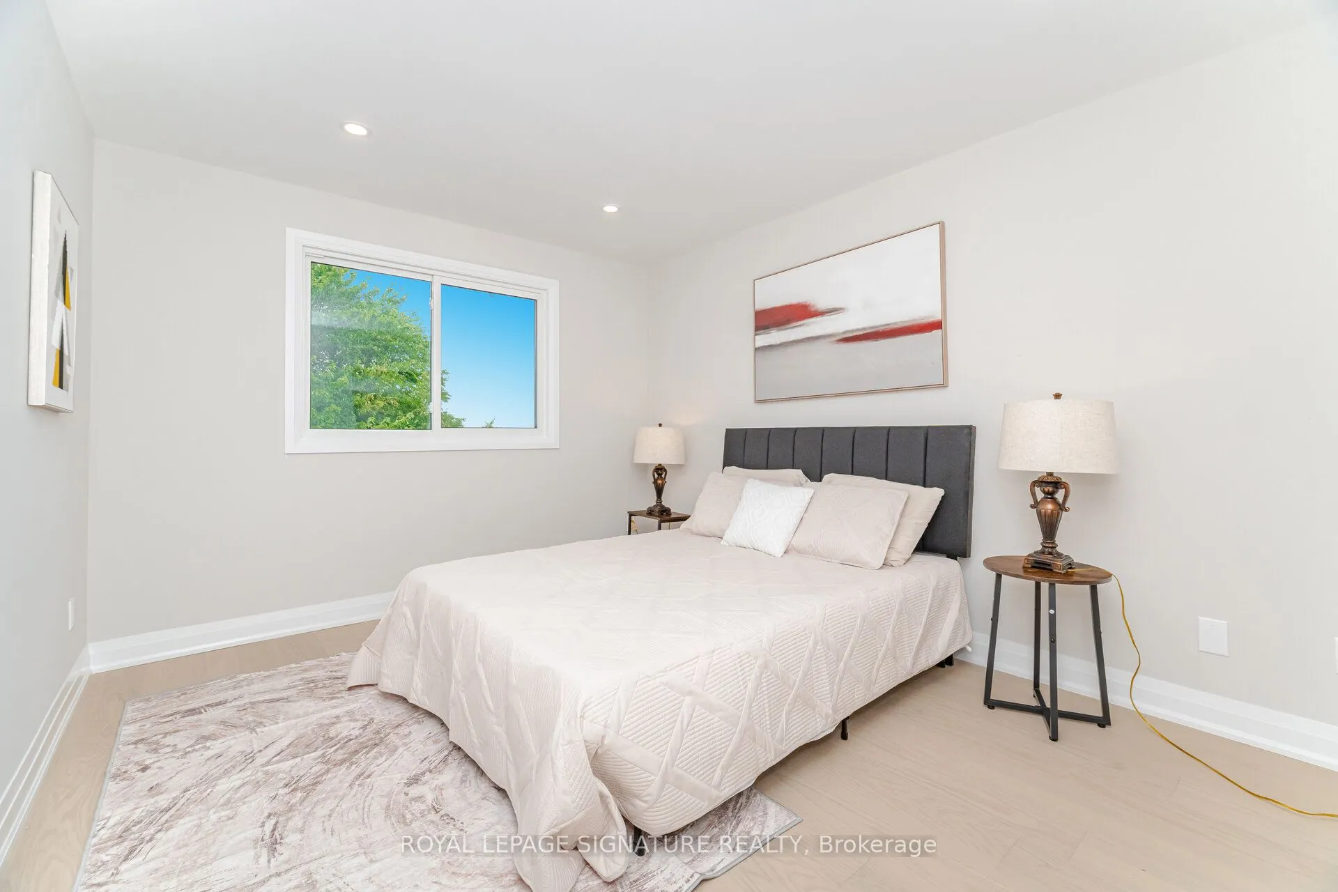 2392 Arnold Crescent