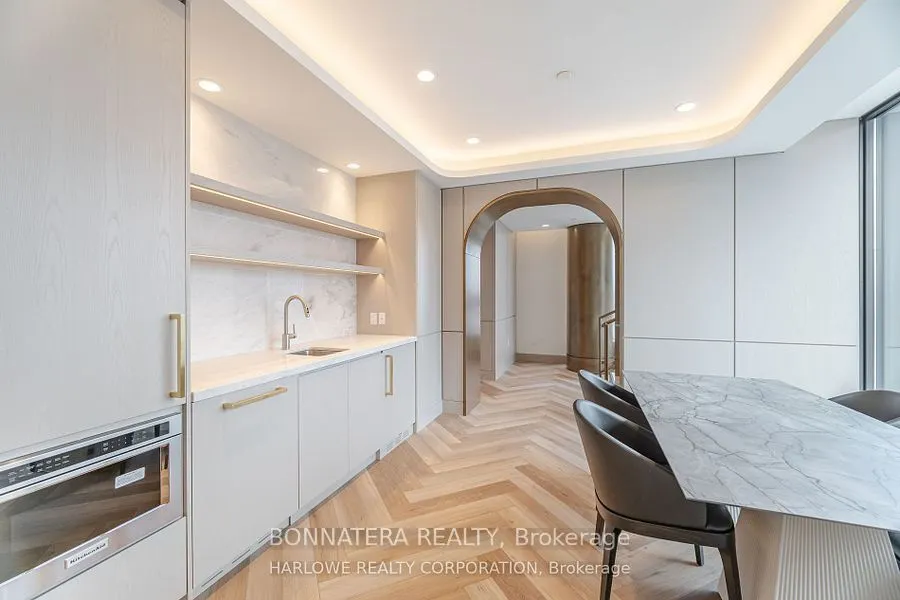 3006 William Cutmore Boulevard, #907