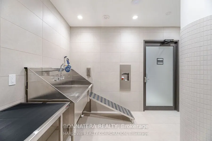 3006 William Cutmore Boulevard, #907