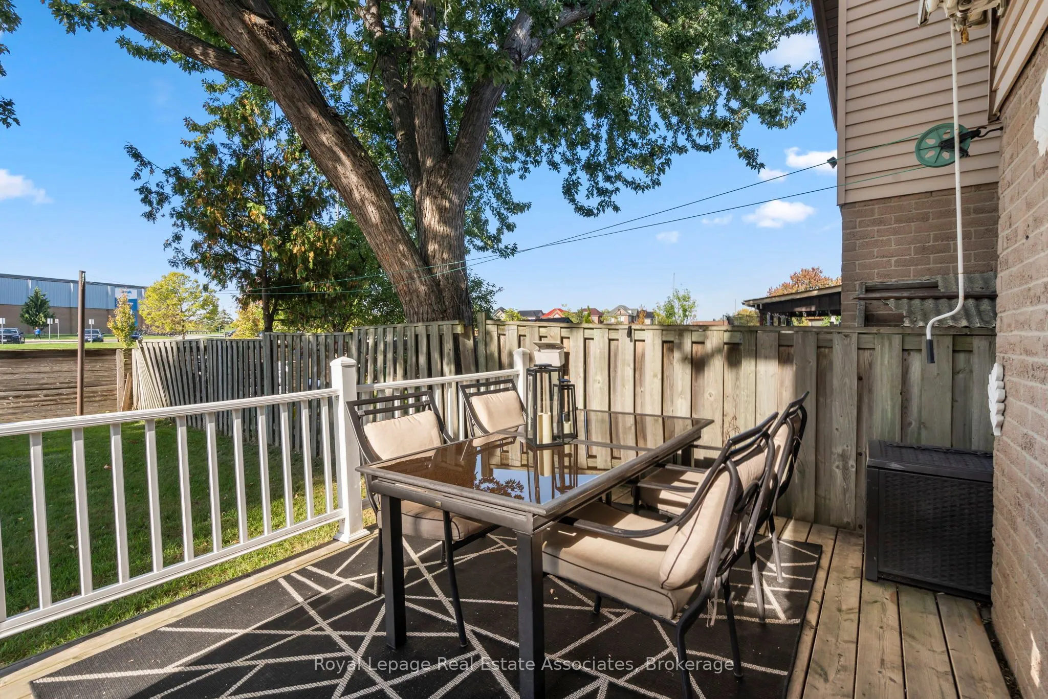 60 Newbridge Crescent