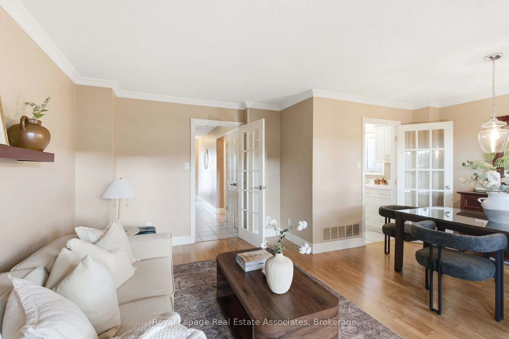 60 Newbridge Crescent