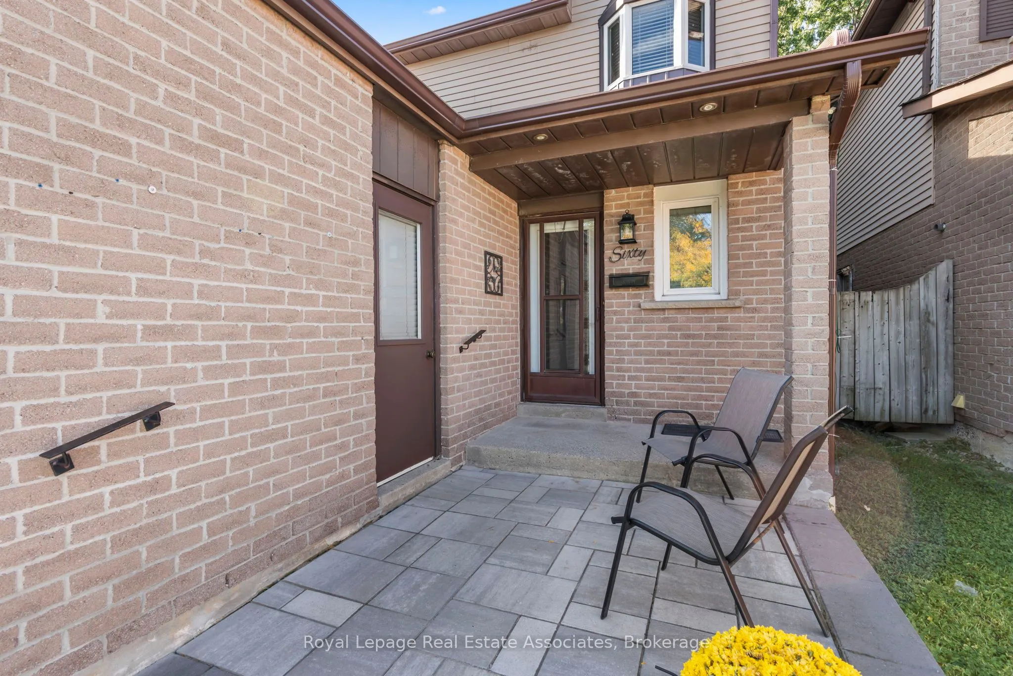 60 Newbridge Crescent