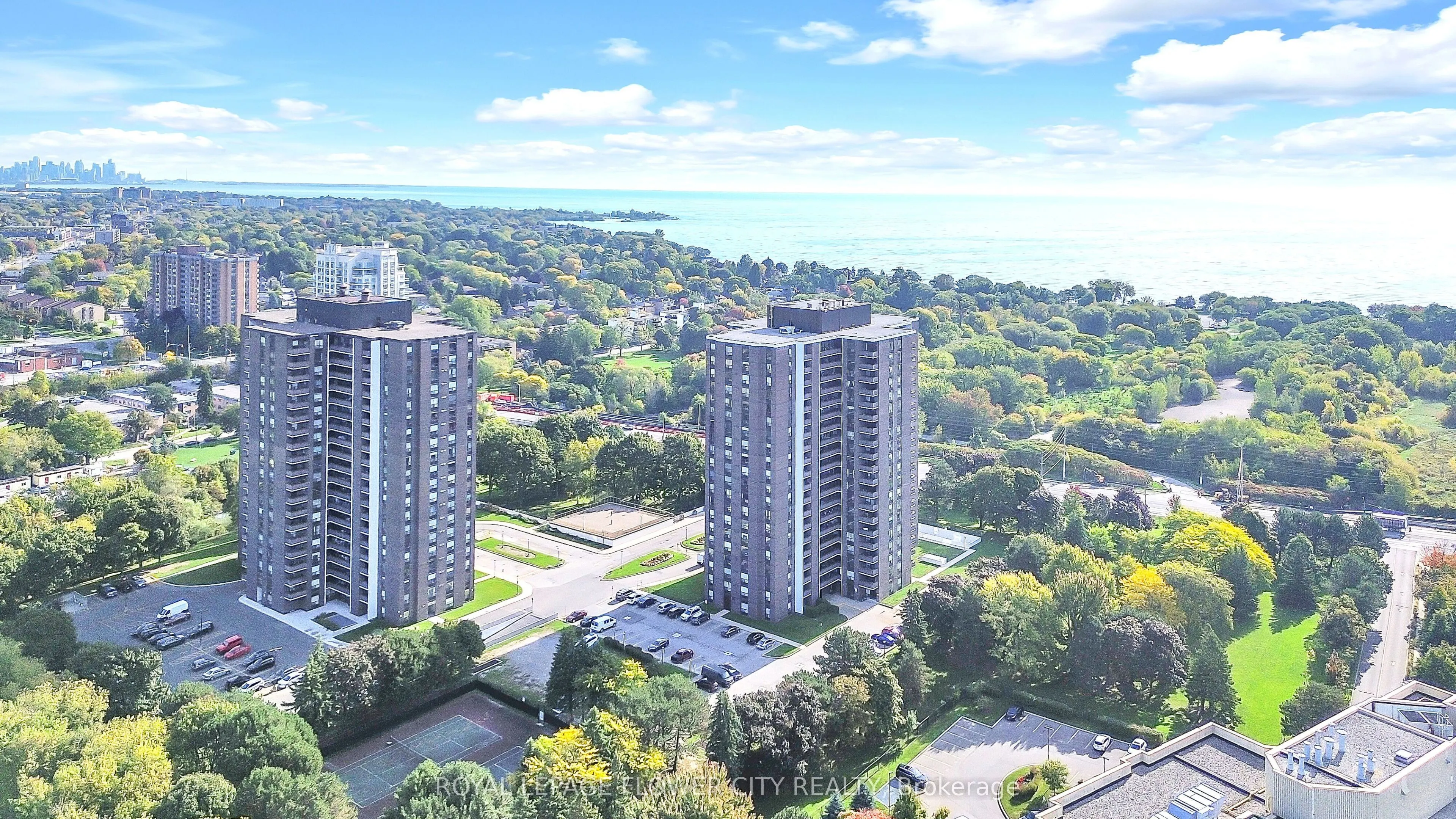 1515 Lakeshore Road E, #602