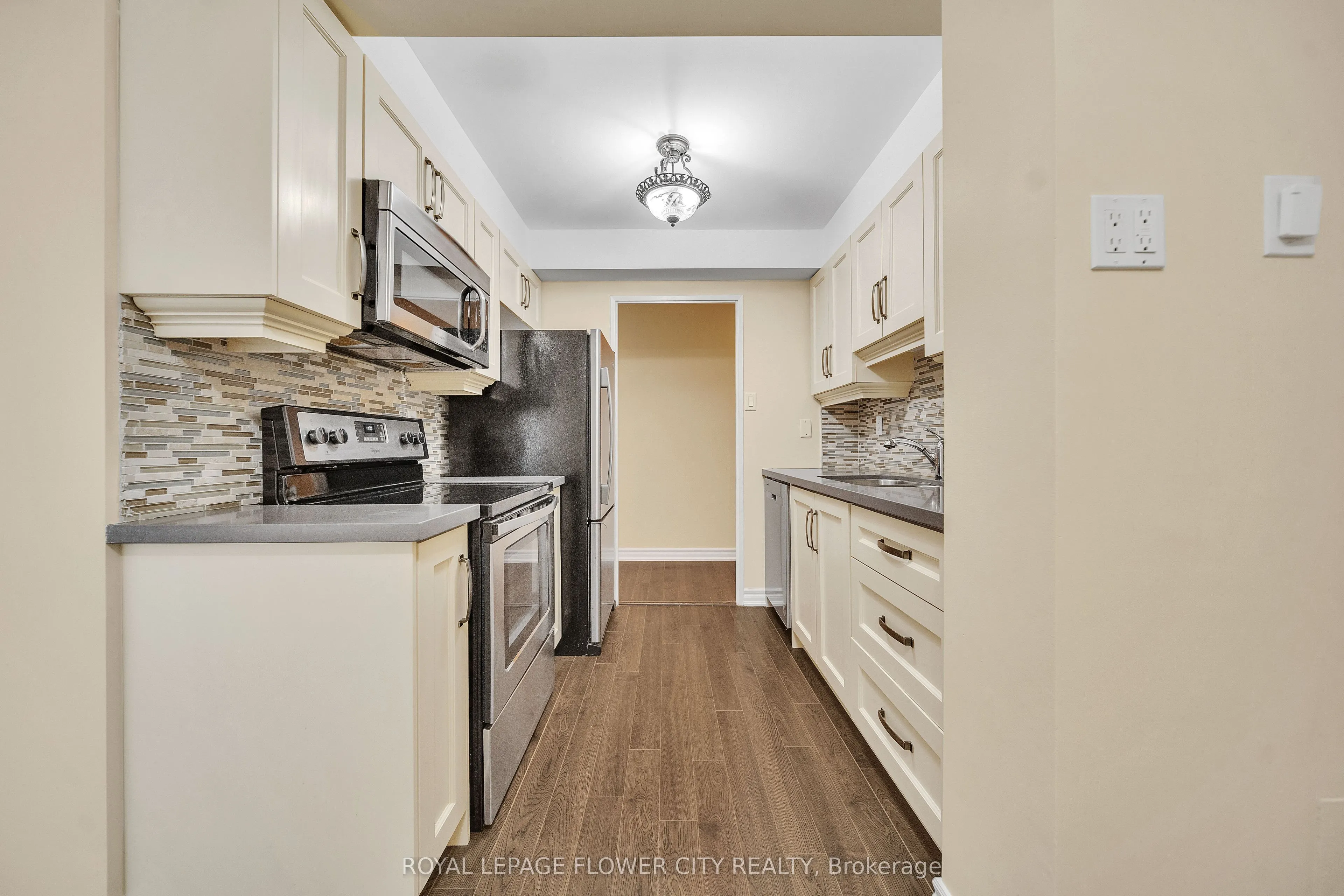1515 Lakeshore Road E, #602