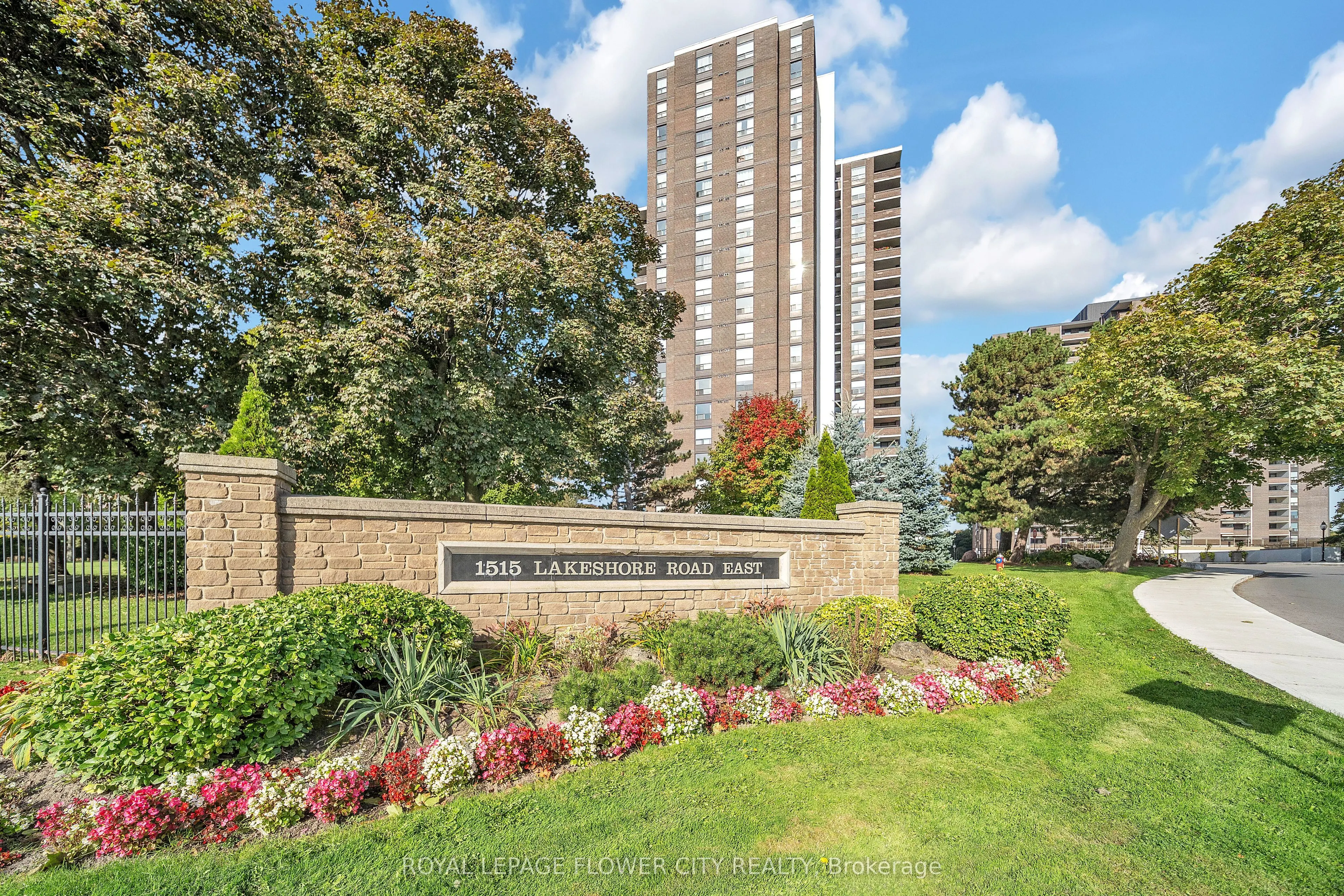 1515 Lakeshore Road E, #602