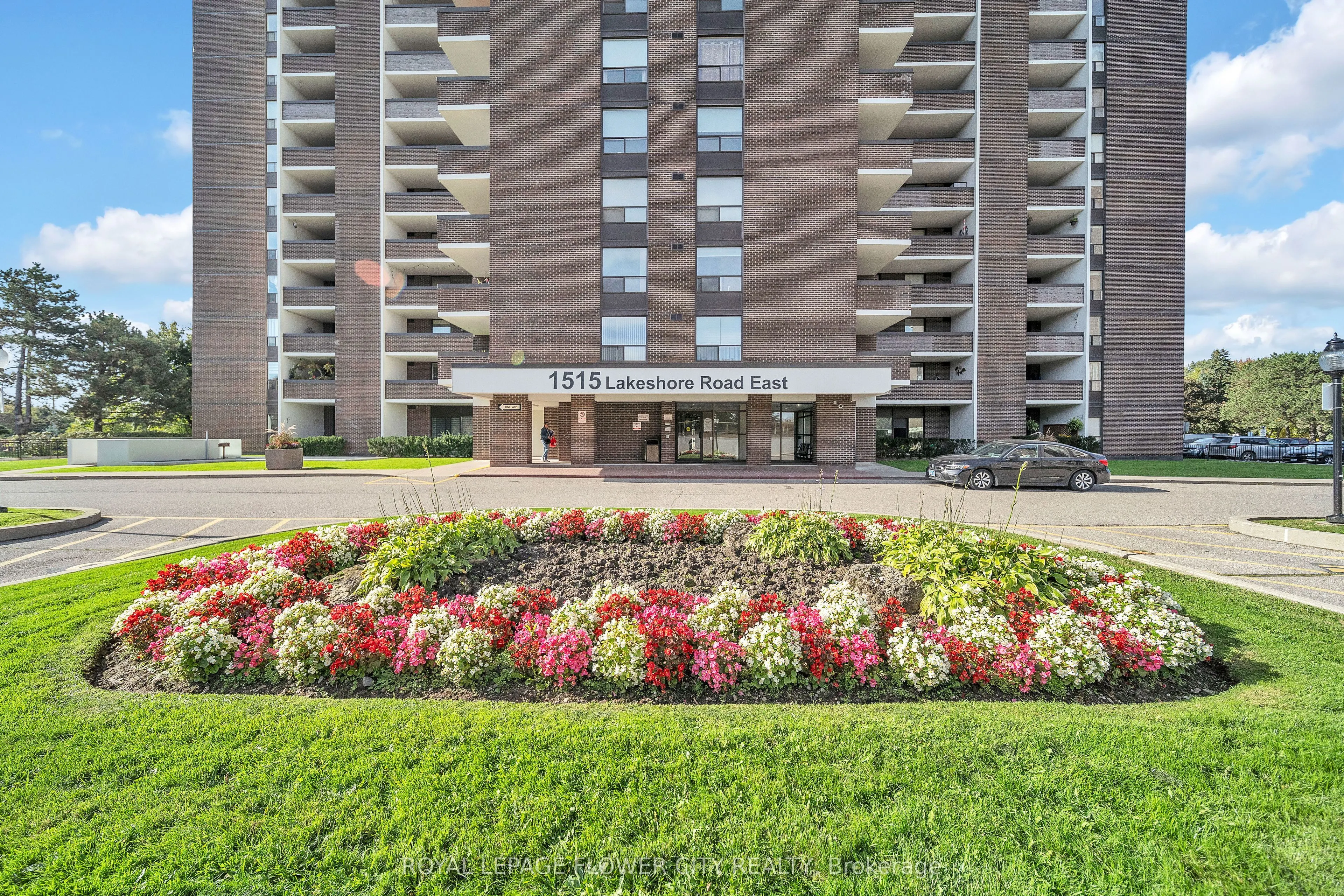 1515 Lakeshore Road E, #602