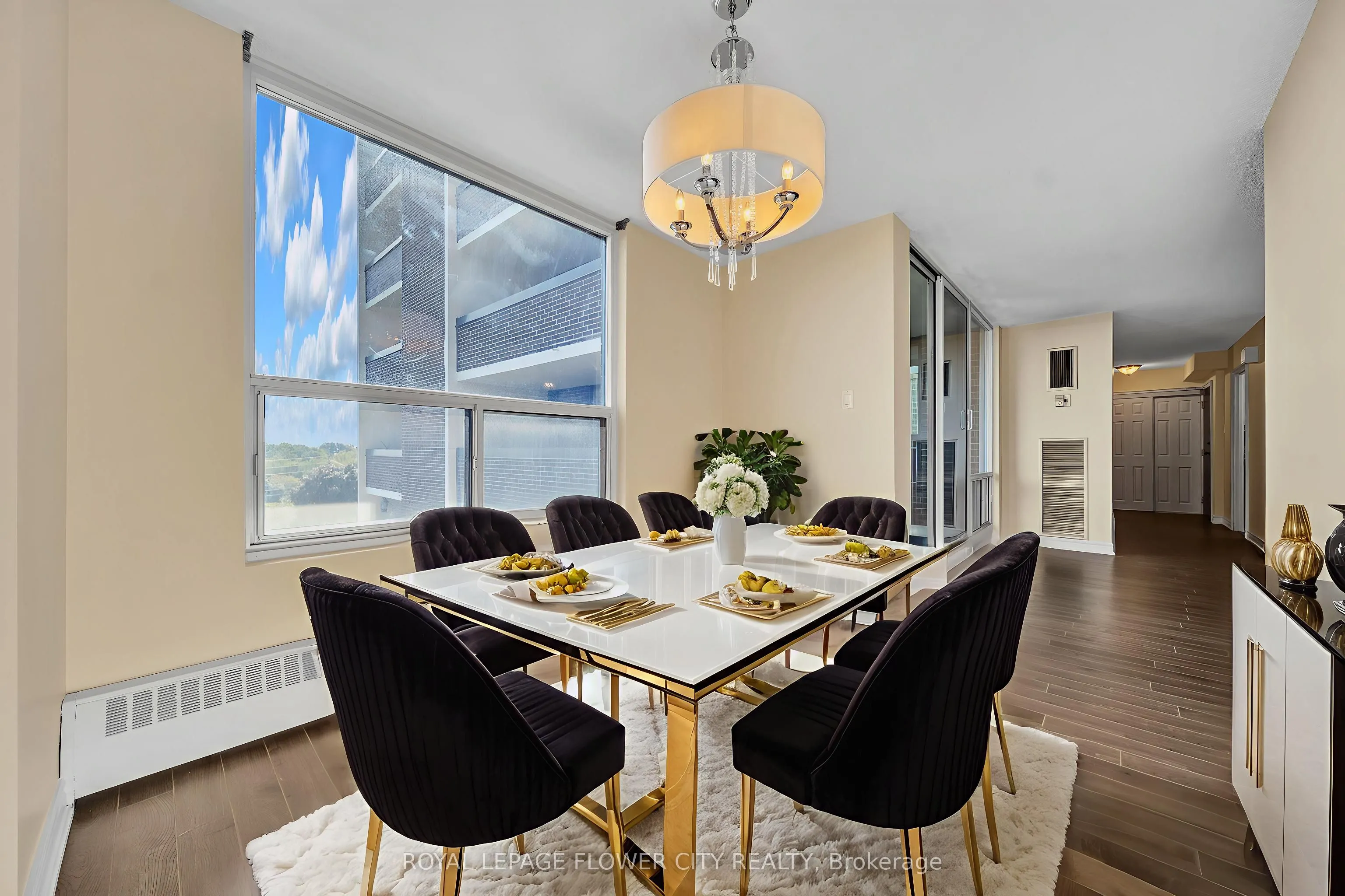 1515 Lakeshore Road E, #602