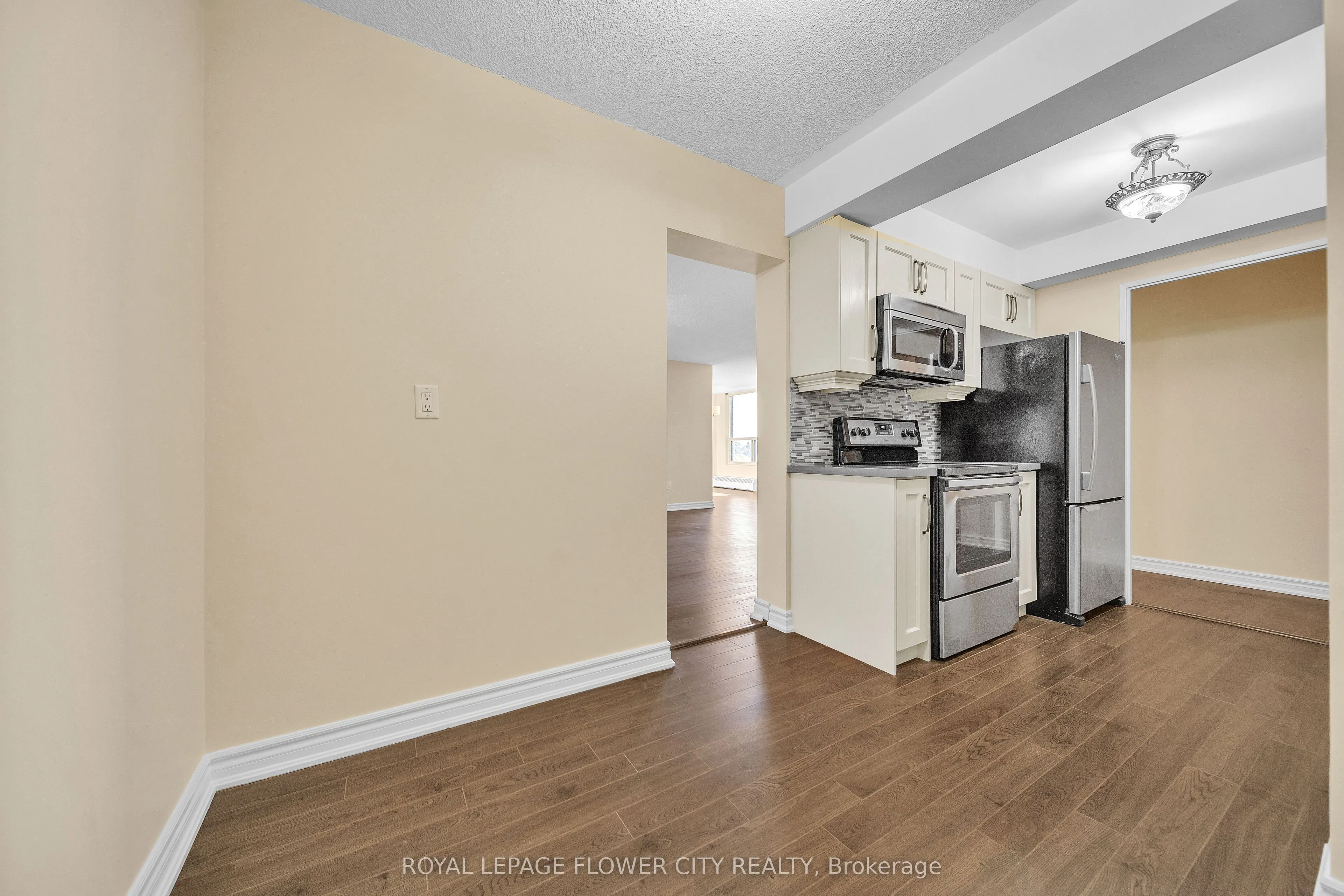 1515 Lakeshore Road E, #602