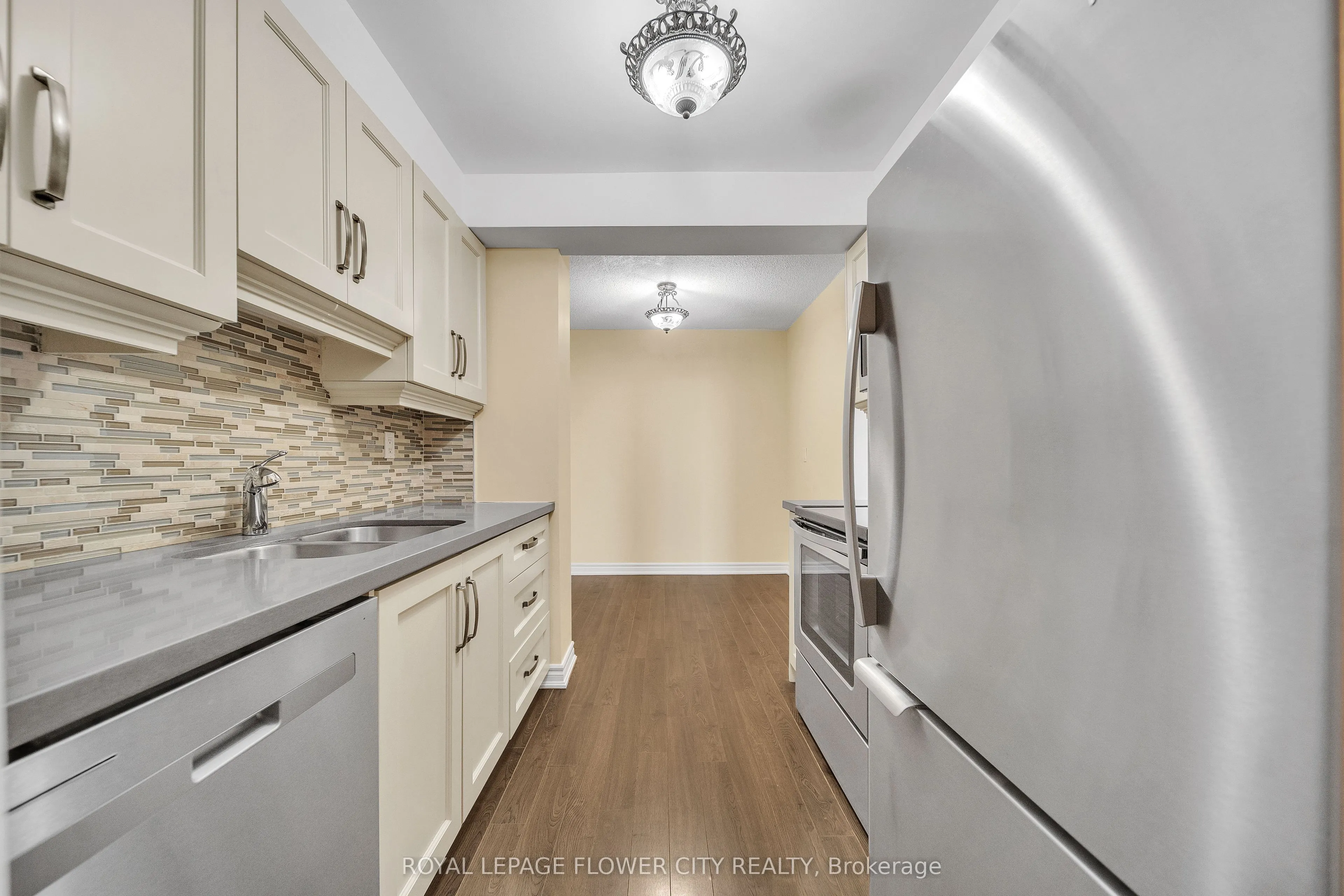1515 Lakeshore Road E, #602