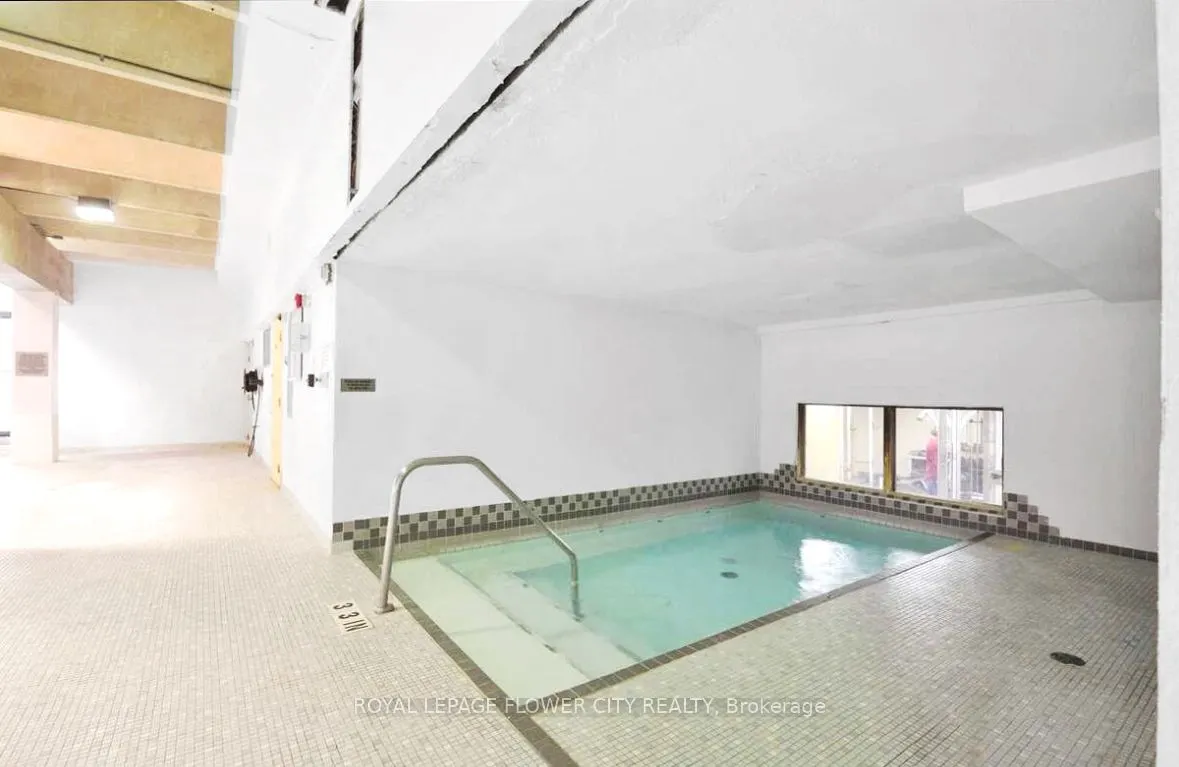 1515 Lakeshore Road E, #602