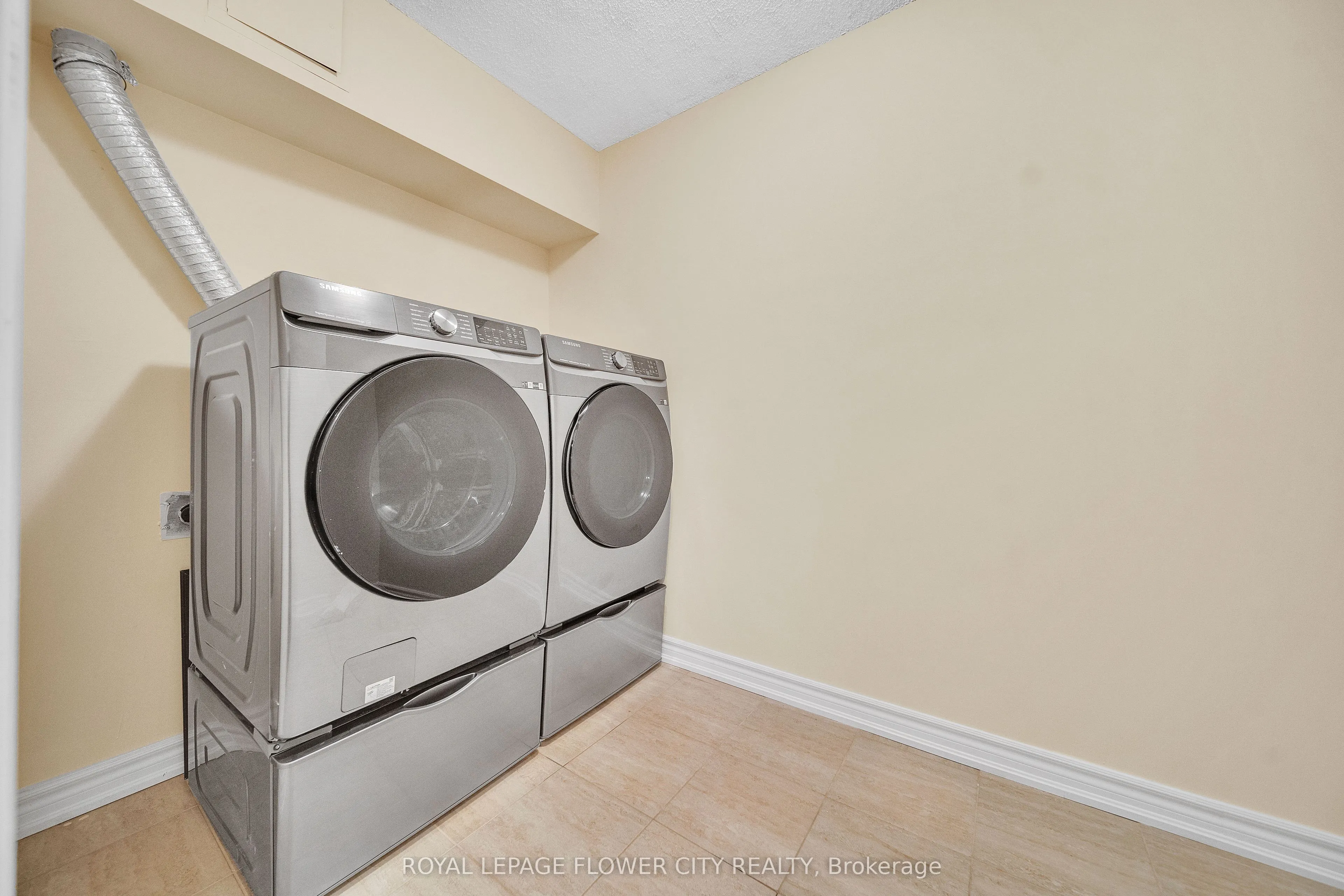 1515 Lakeshore Road E, #602