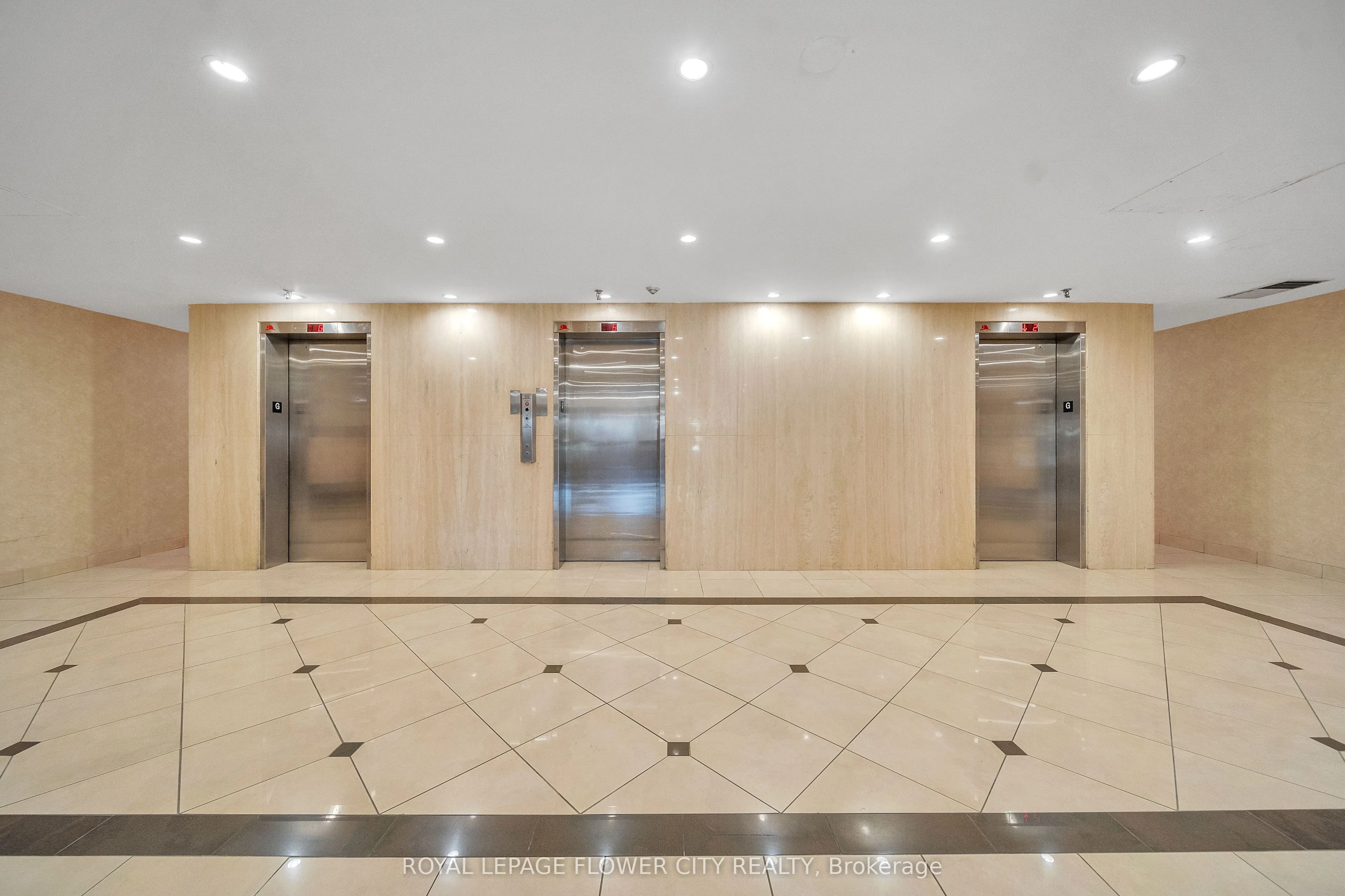 1515 Lakeshore Road E, #602