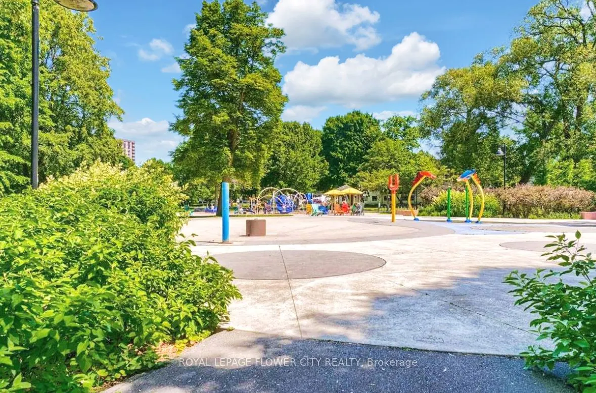 1515 Lakeshore Road E, #602
