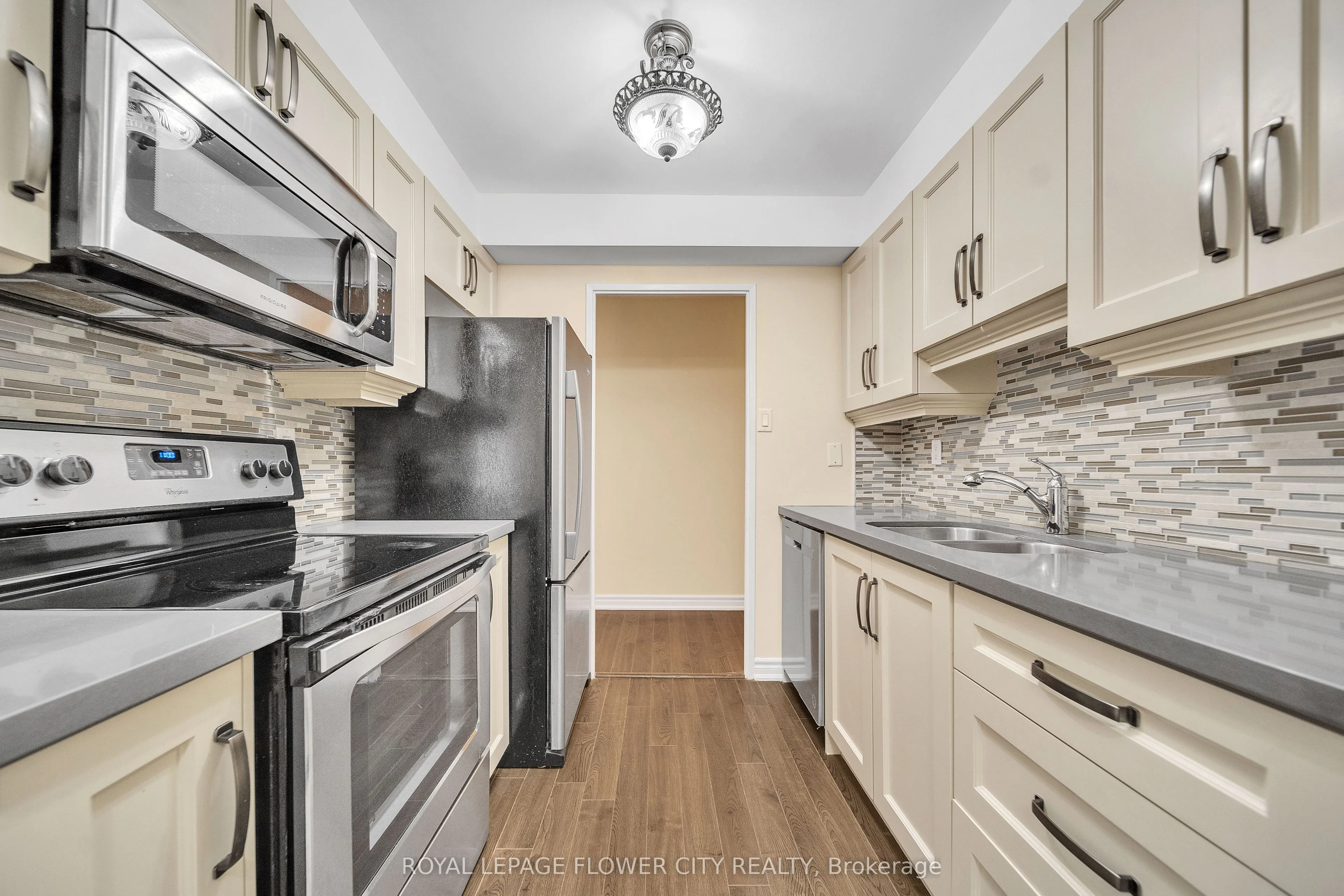 1515 Lakeshore Road E, #602