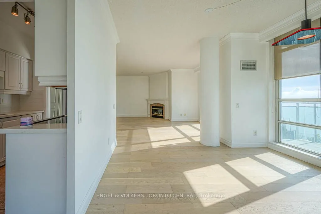 5 Marine Parade Drive, #805