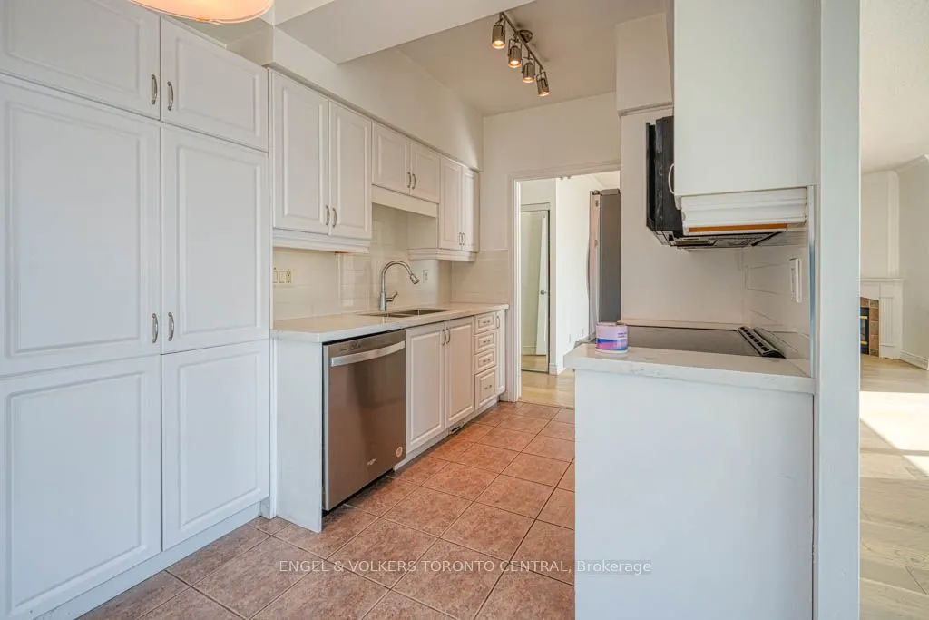 5 Marine Parade Drive, #805
