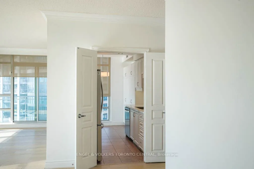 5 Marine Parade Drive, #805