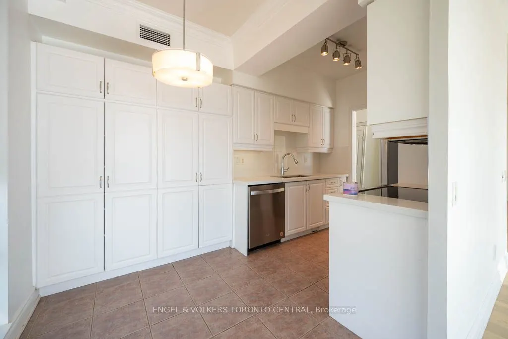 5 Marine Parade Drive, #805