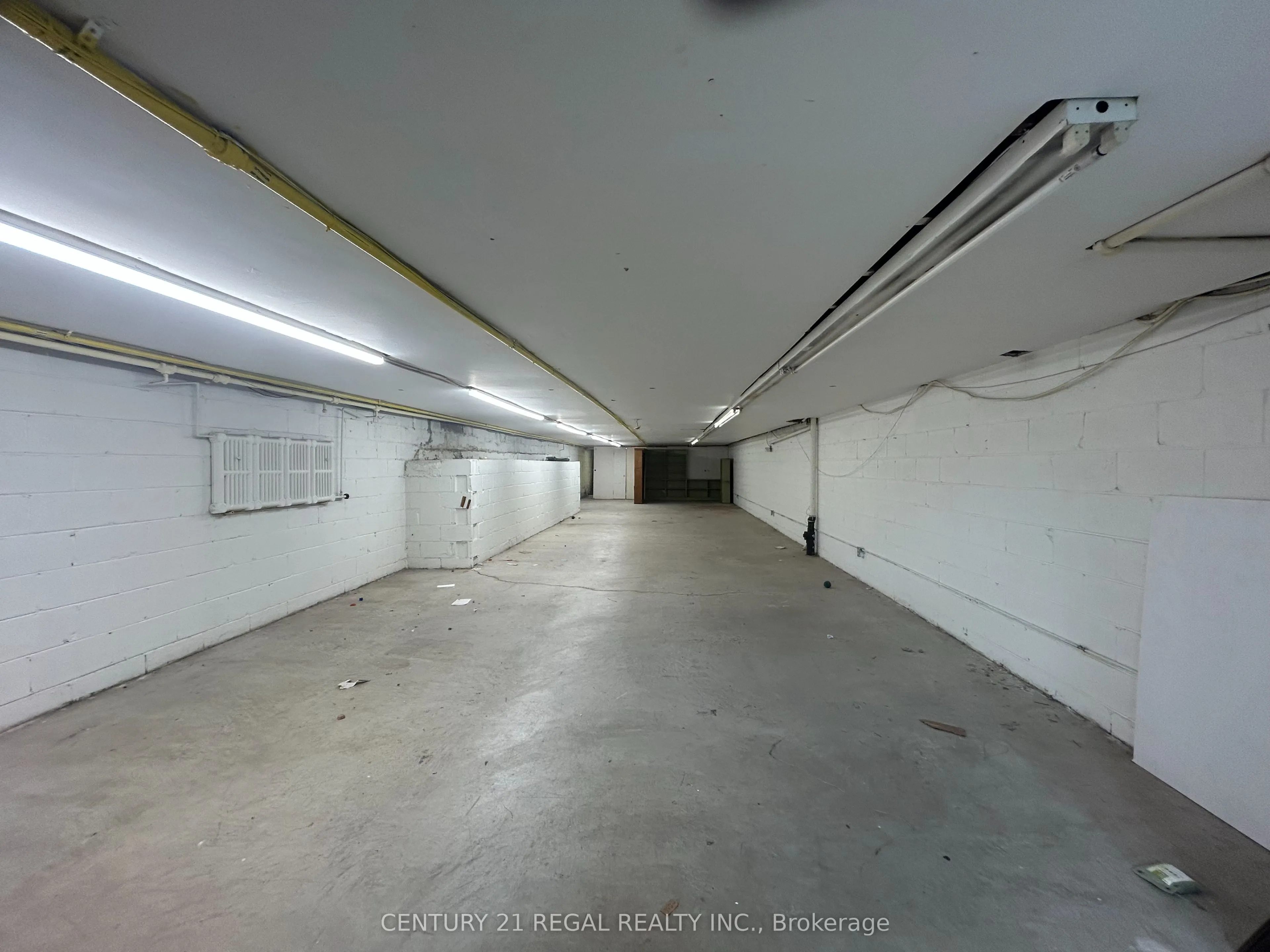 1702 QUEEN Street W