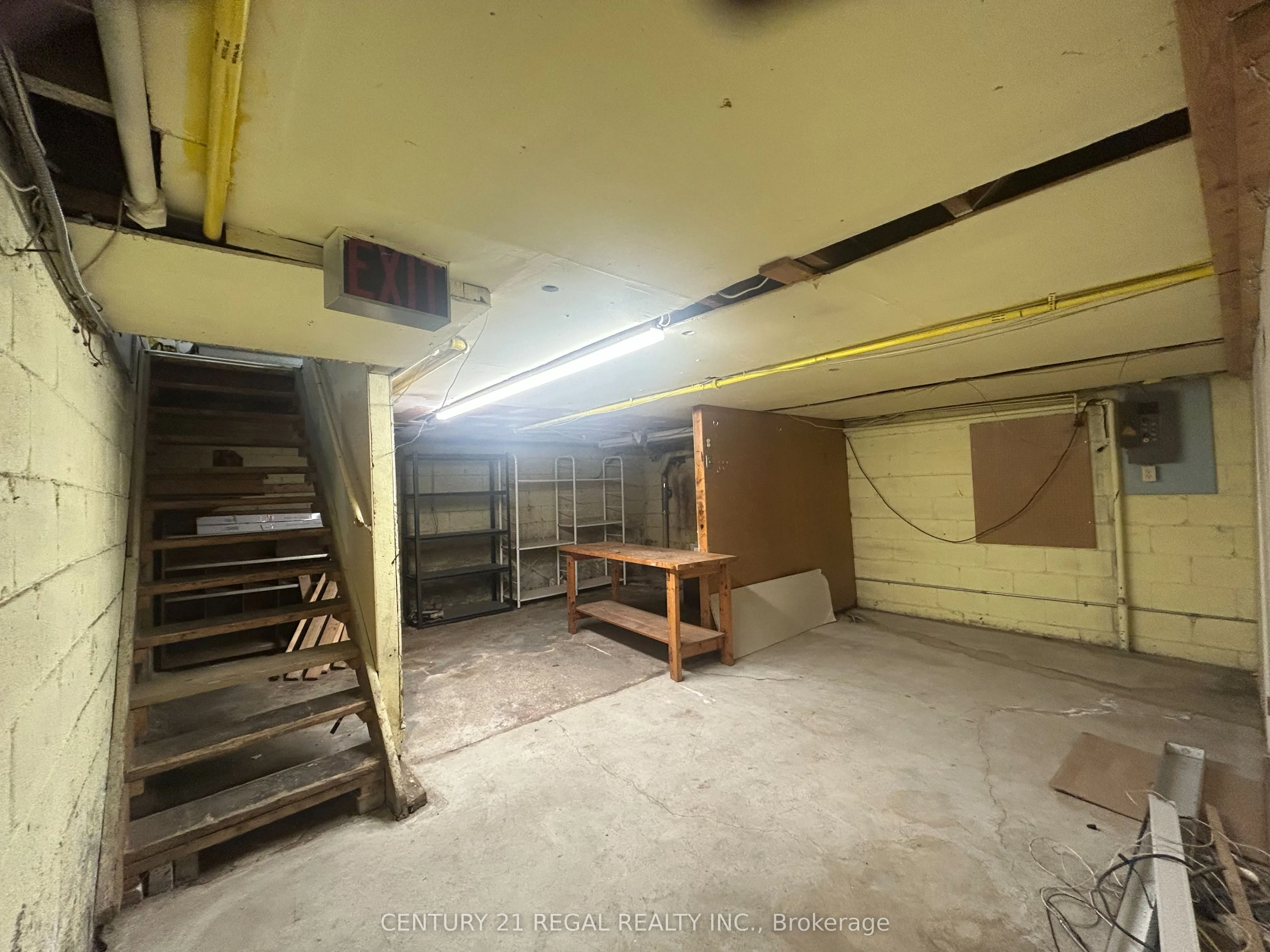 1702 QUEEN Street W