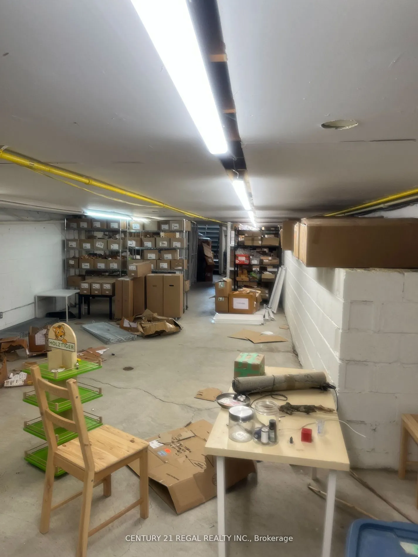 1702 QUEEN Street W