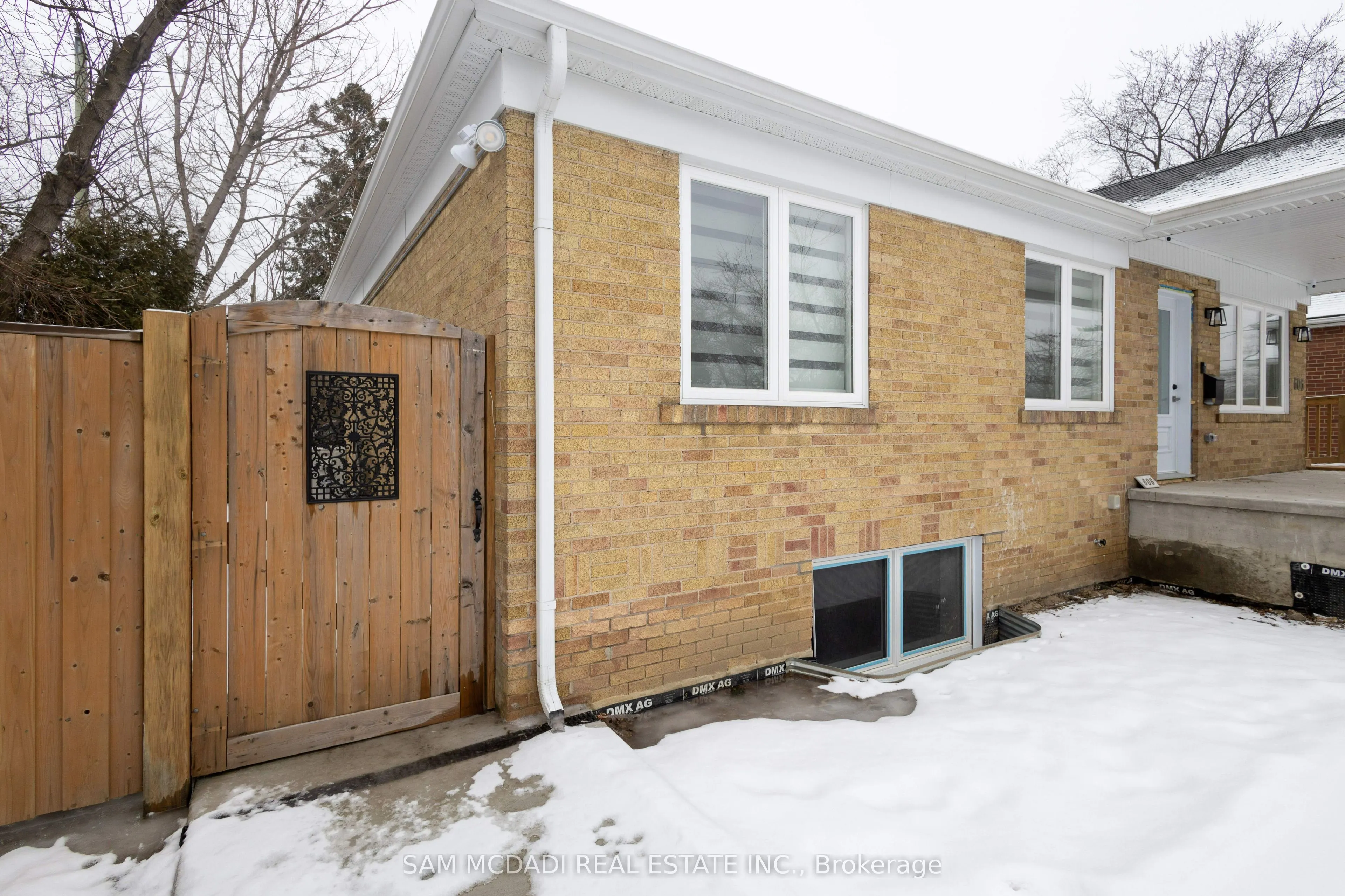 606 Drymen Crescent, #Lower