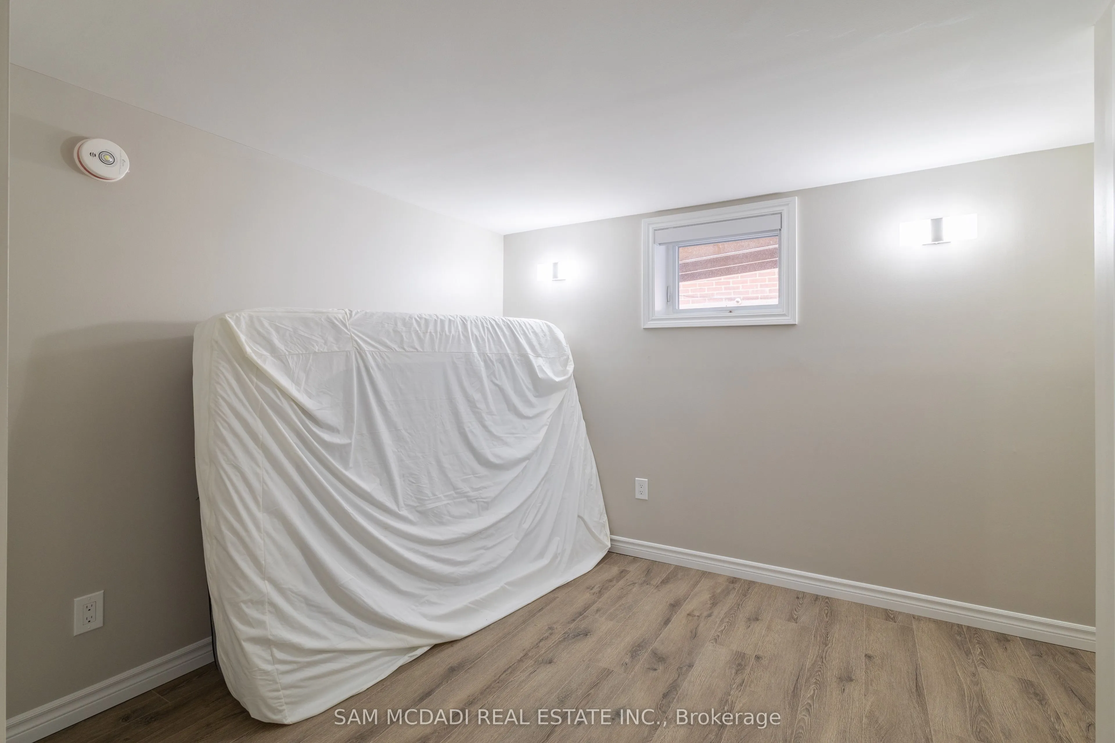 606 Drymen Crescent, #Lower