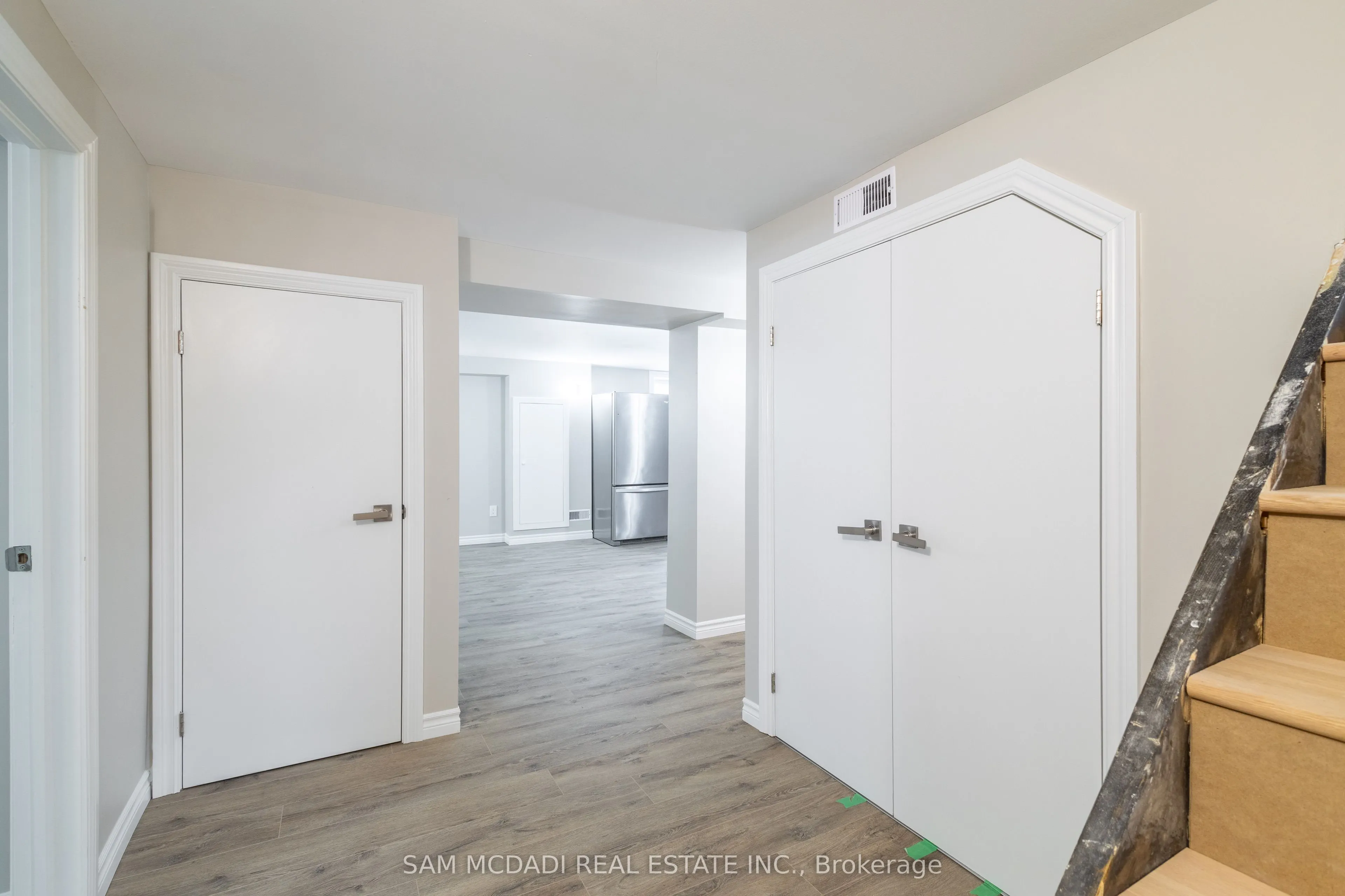 606 Drymen Crescent, #Lower