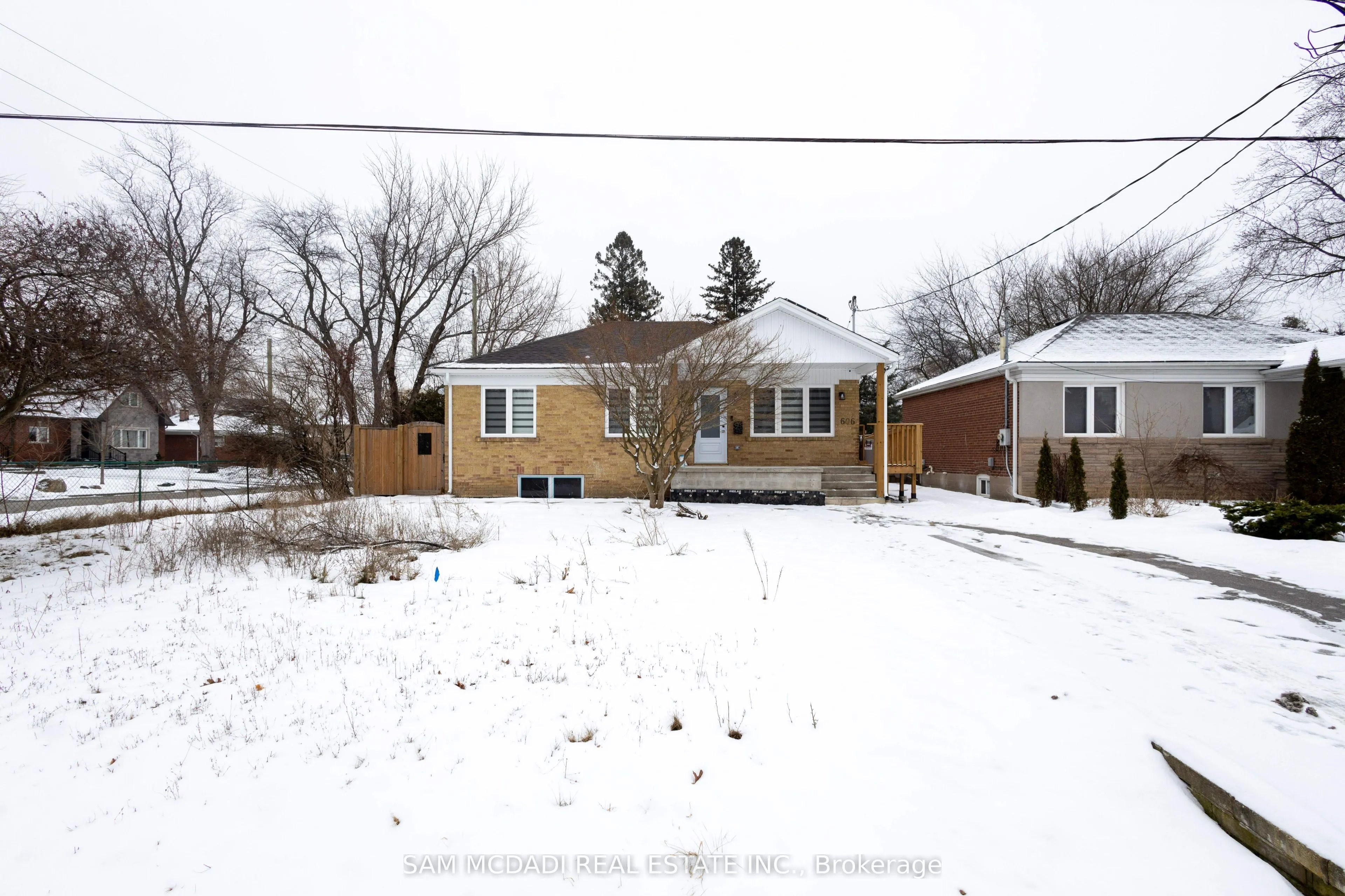 606 Drymen Crescent, #Lower