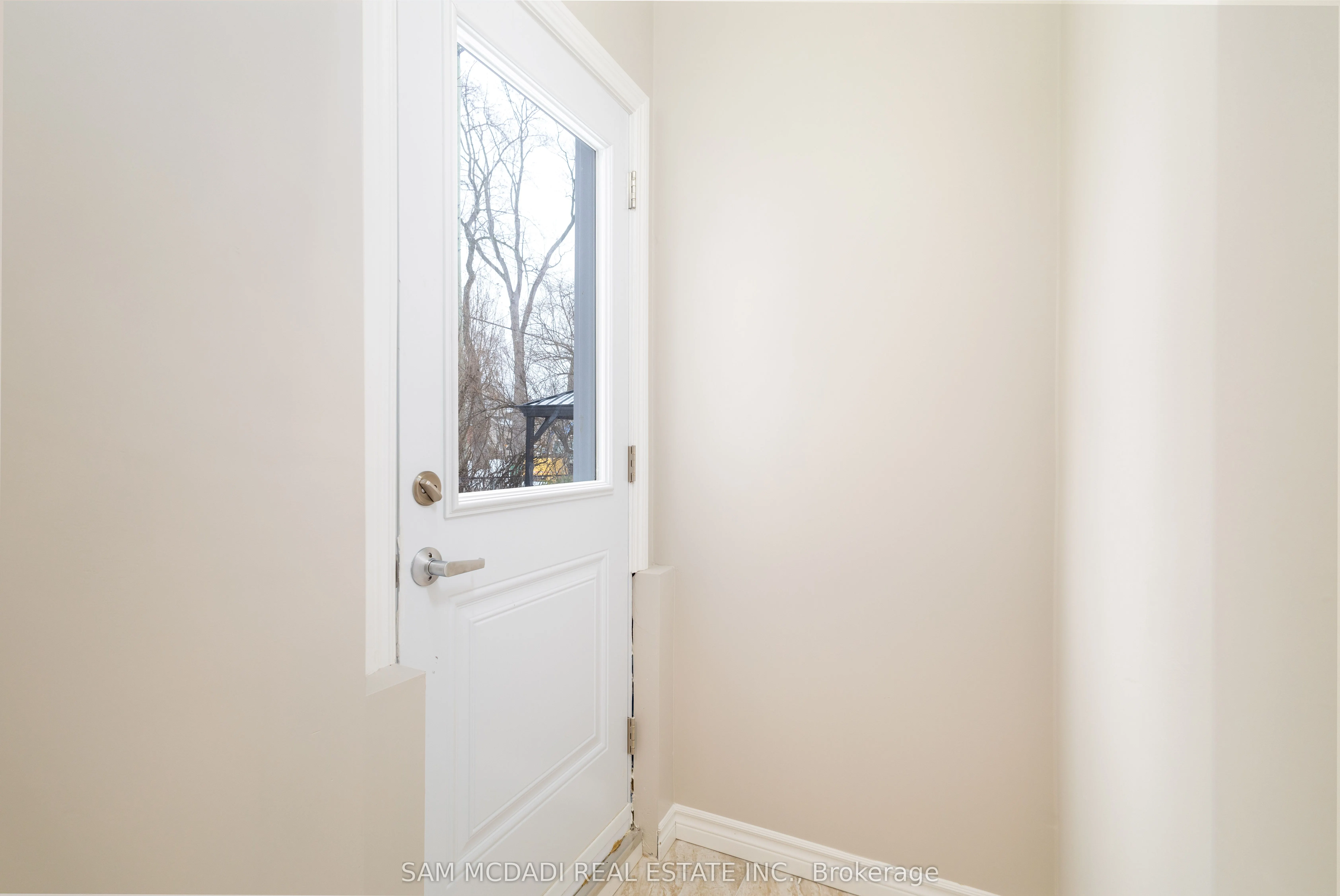 606 Drymen Crescent, #Lower