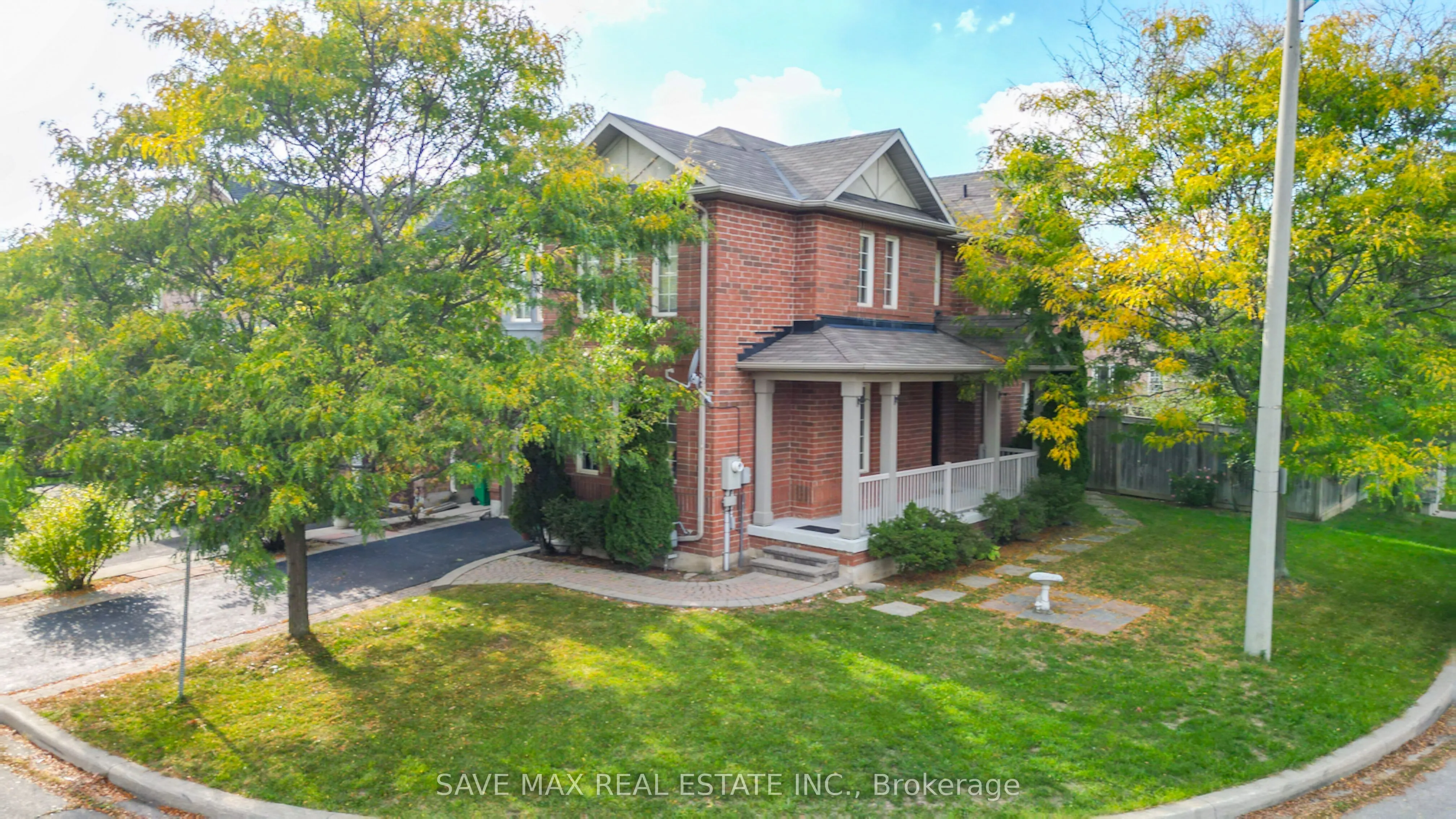 87 Luella Crescent