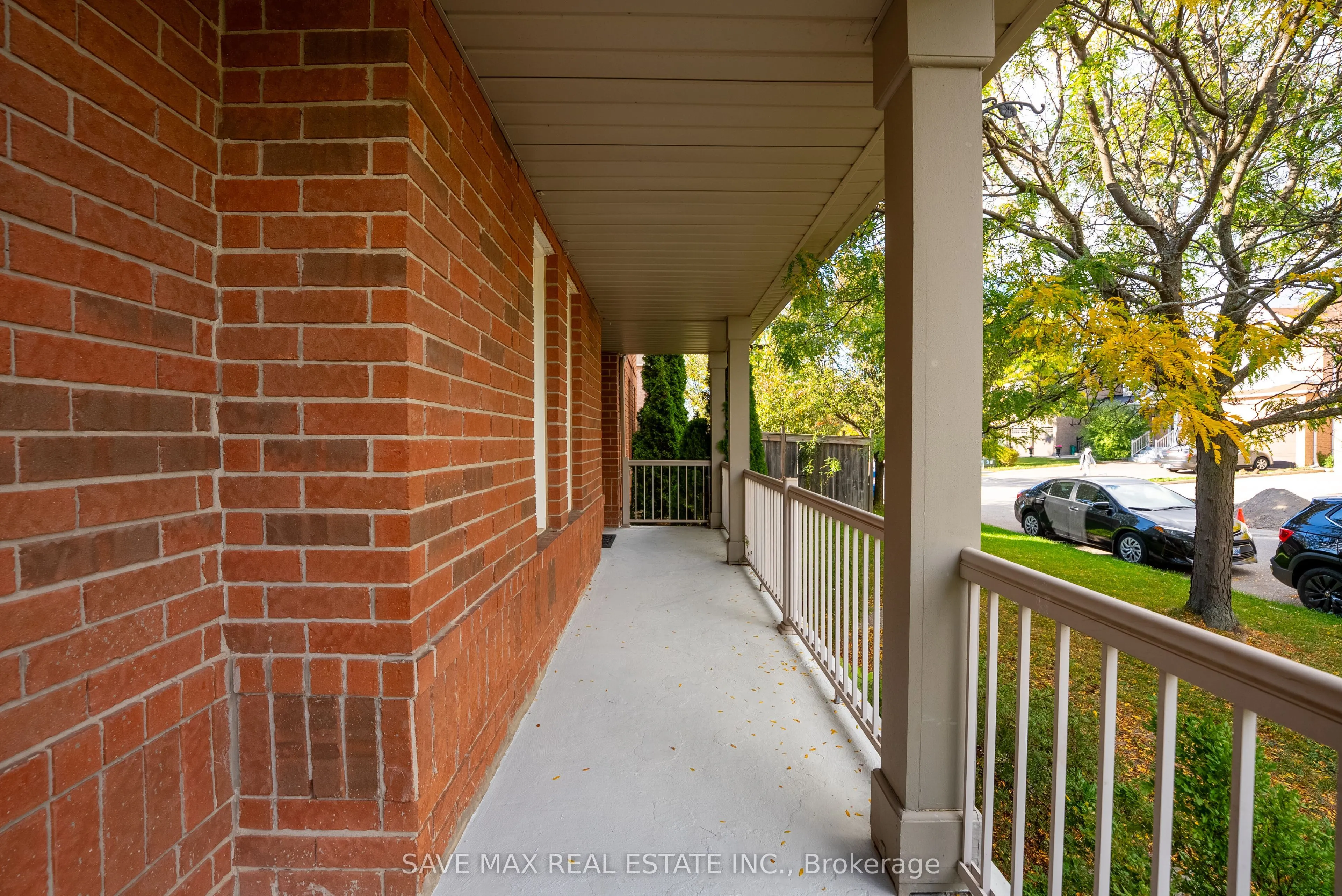 87 Luella Crescent