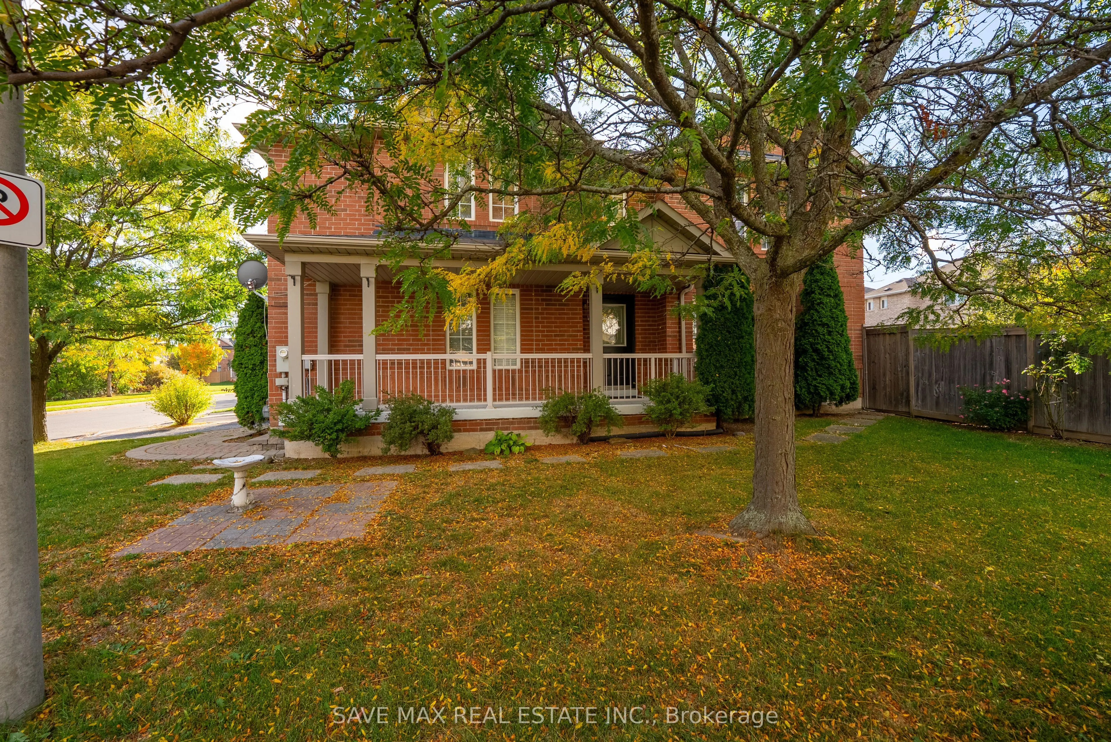 87 Luella Crescent