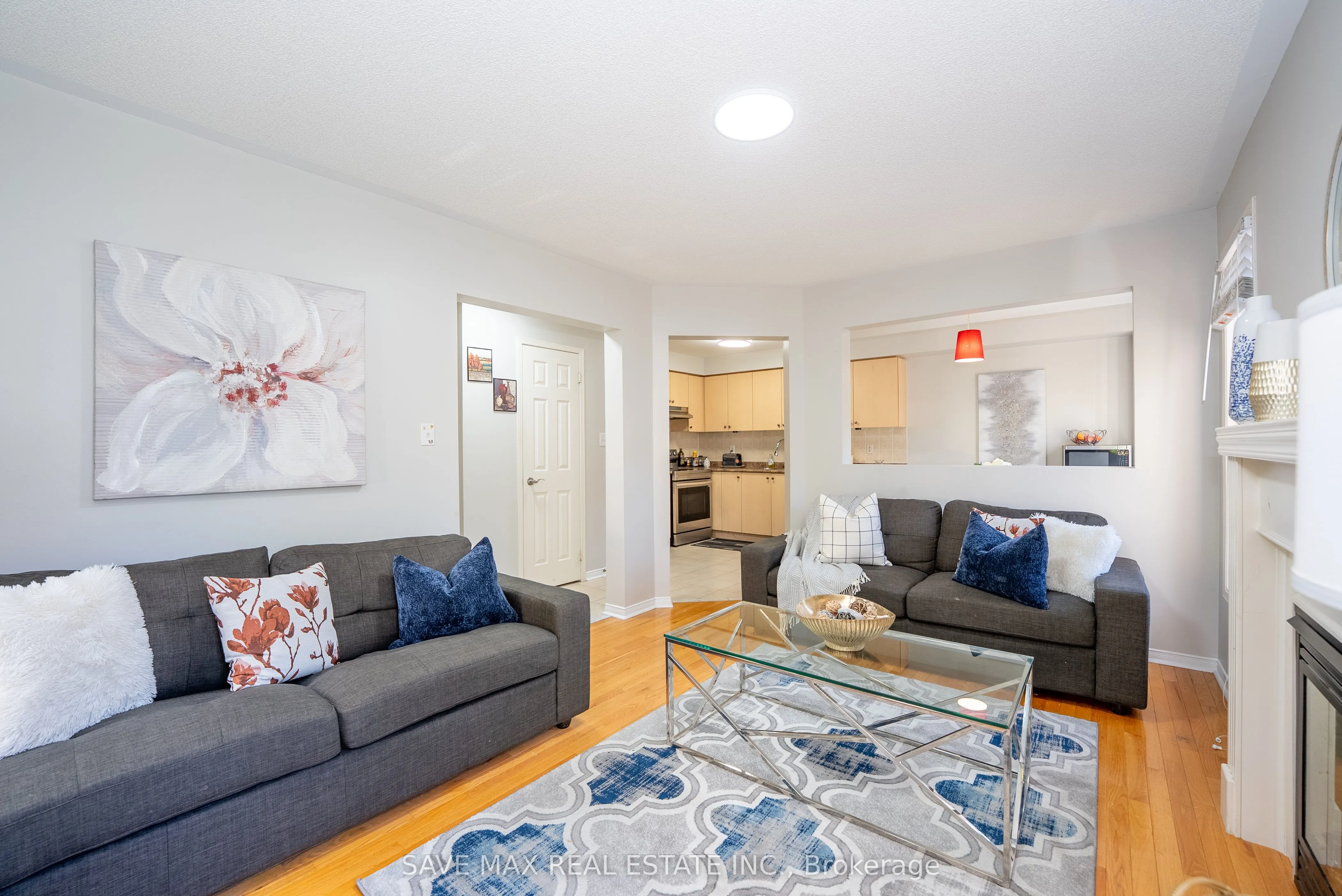 87 Luella Crescent