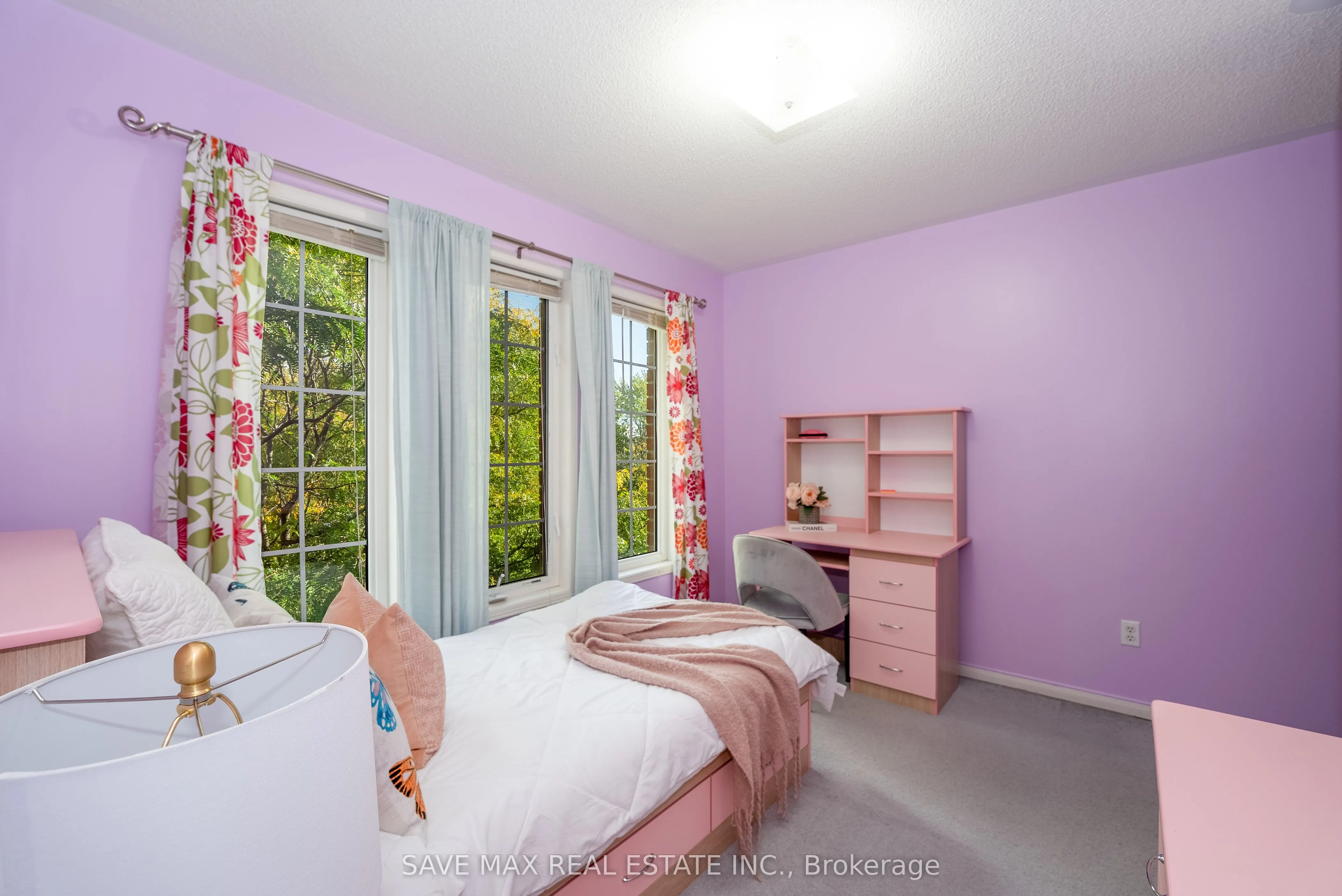 87 Luella Crescent