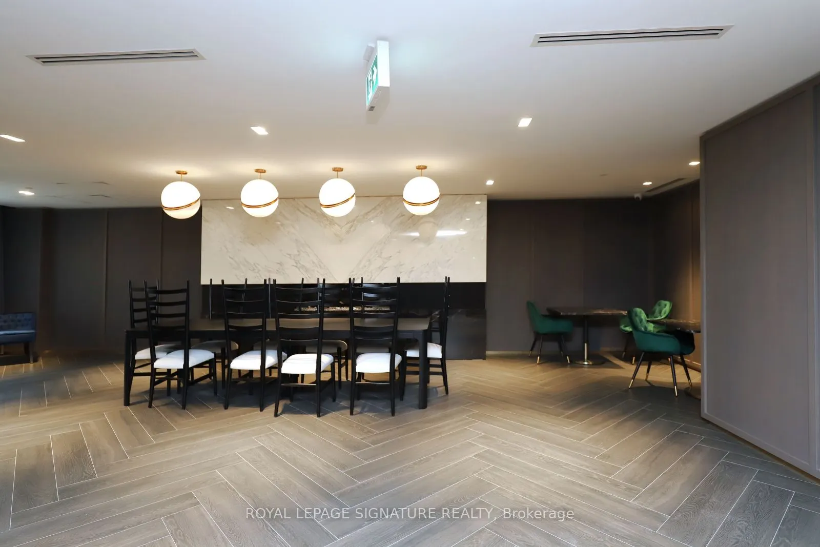 395 Dundas Street W, #314