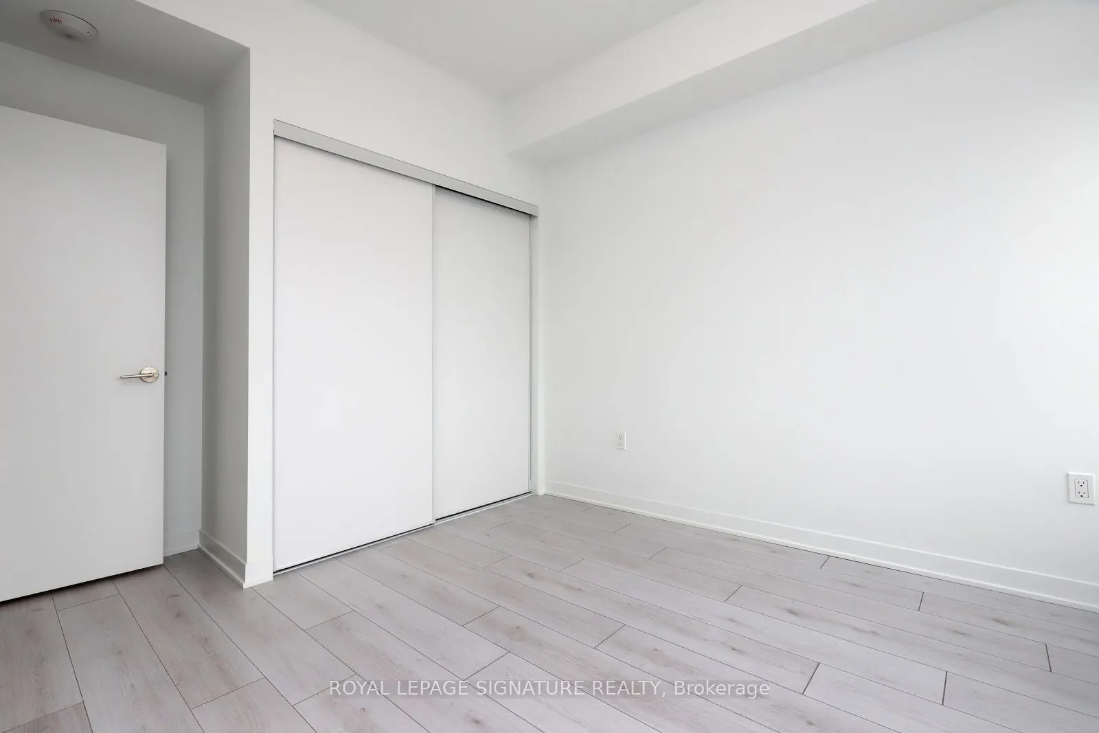 395 Dundas Street W, #314