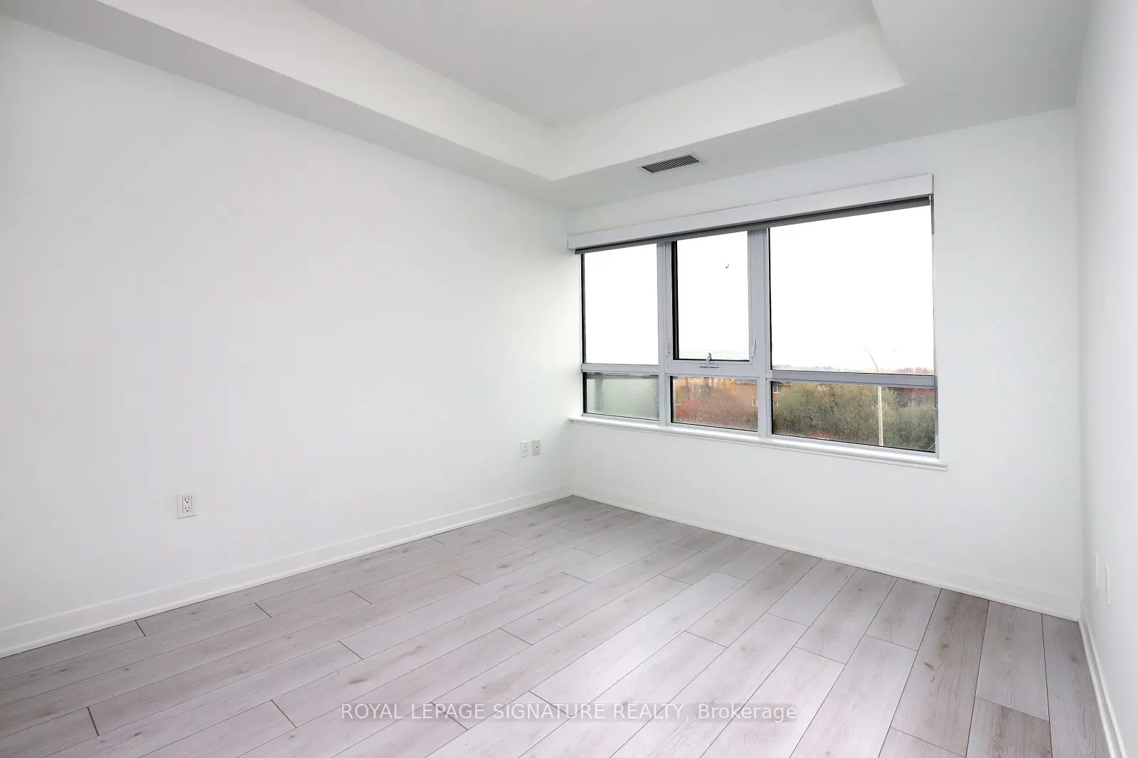 395 Dundas Street W, #314
