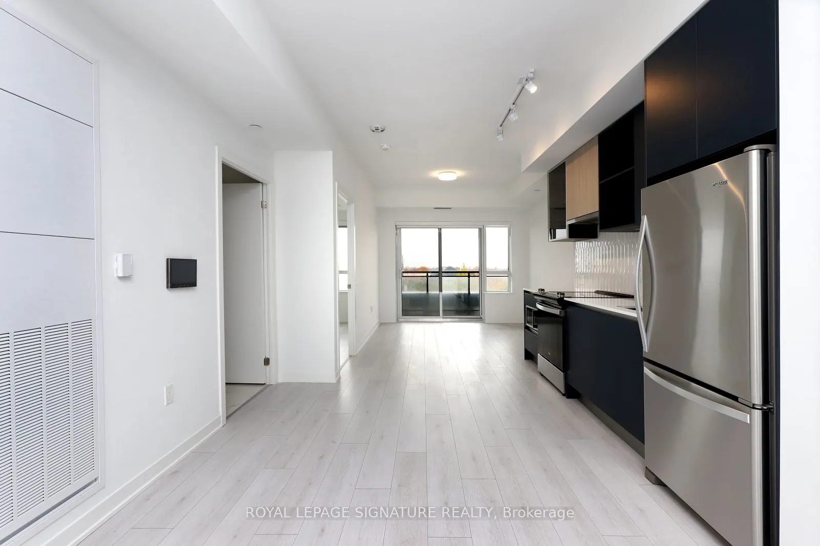395 Dundas Street W, #314